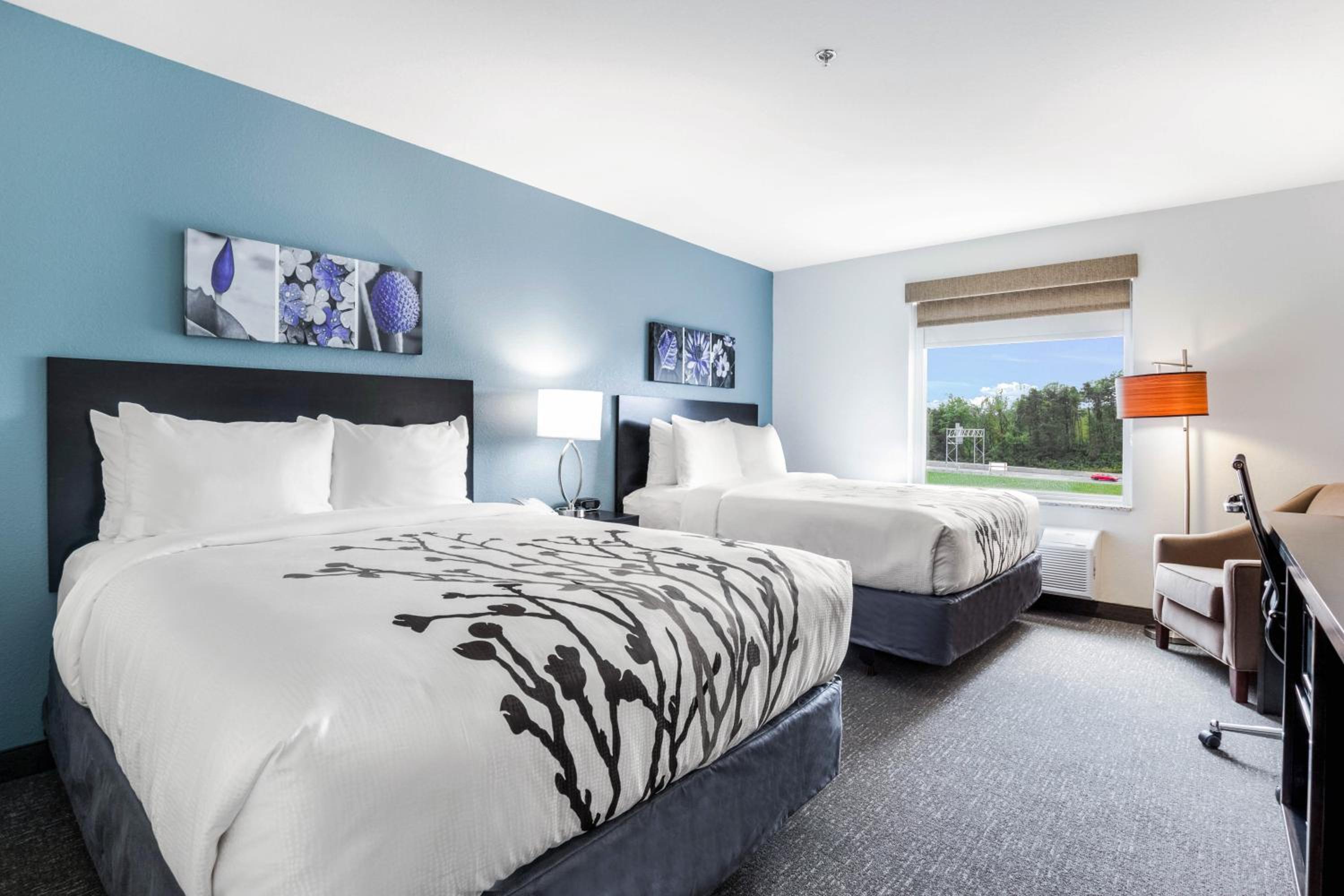 Queen Room with Two Queen Beds - Accessible/Non-Smoking  - Photo 1