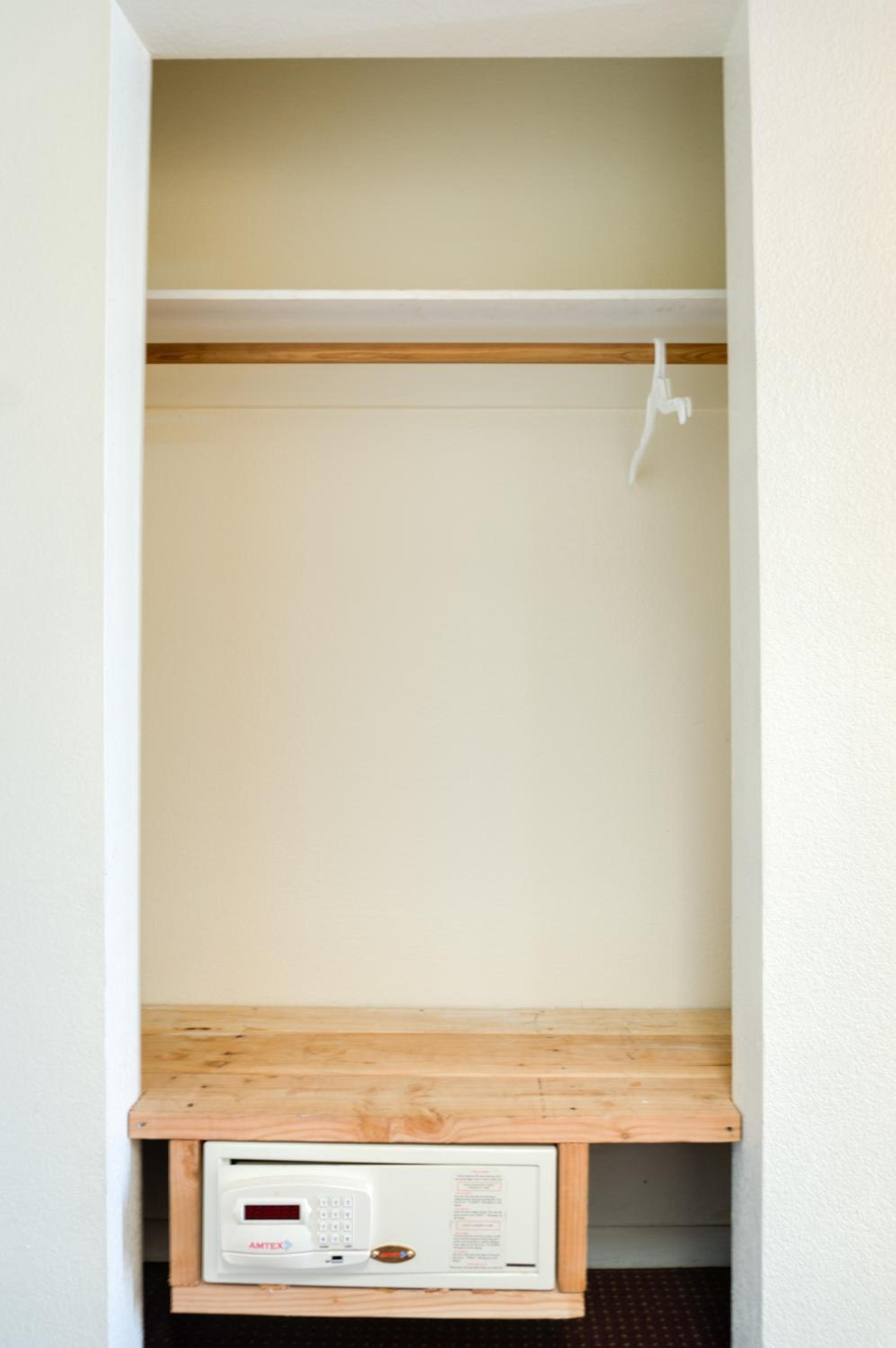 Queen Room - Photo 6