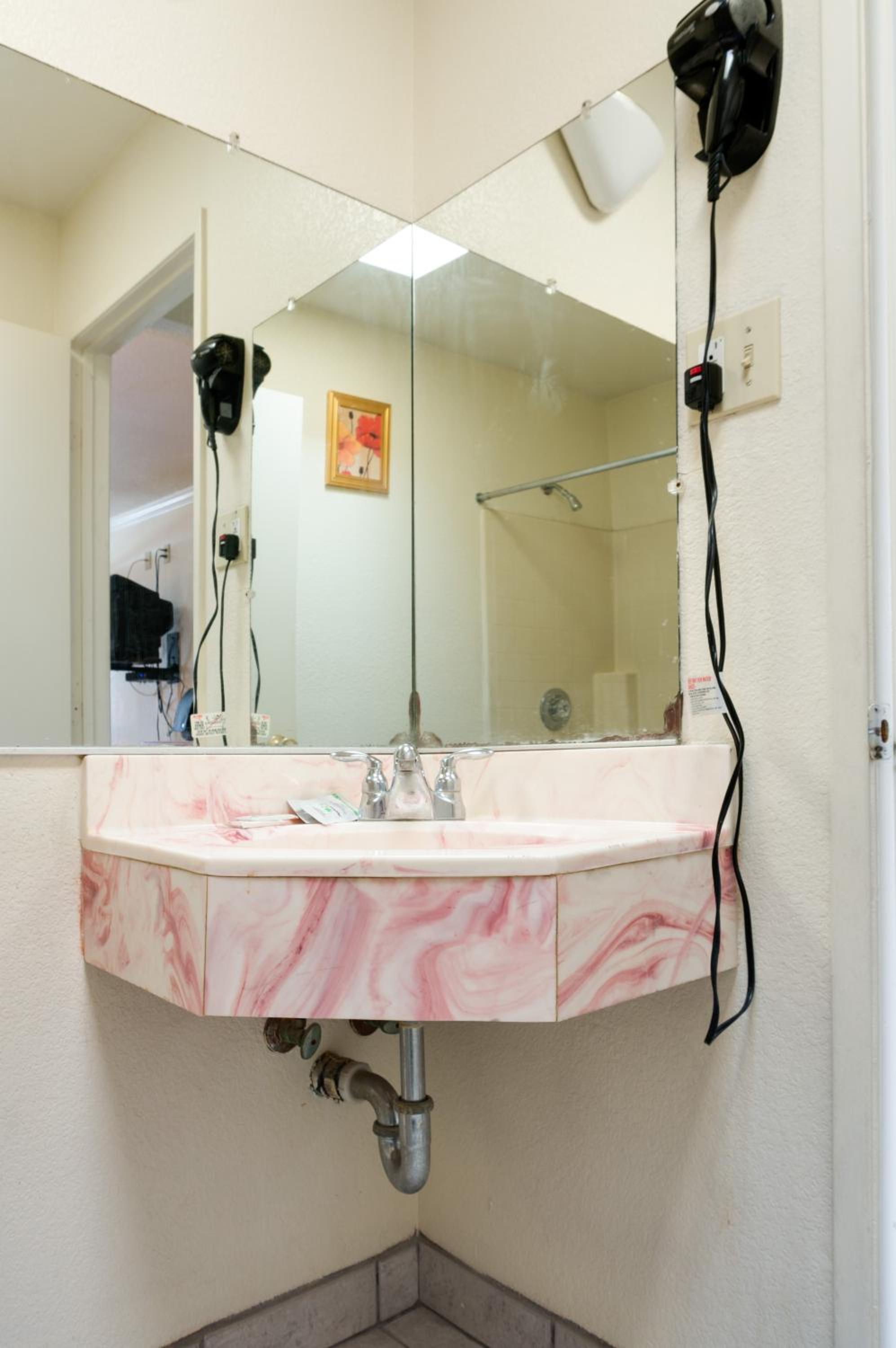 Queen Room - Photo 4