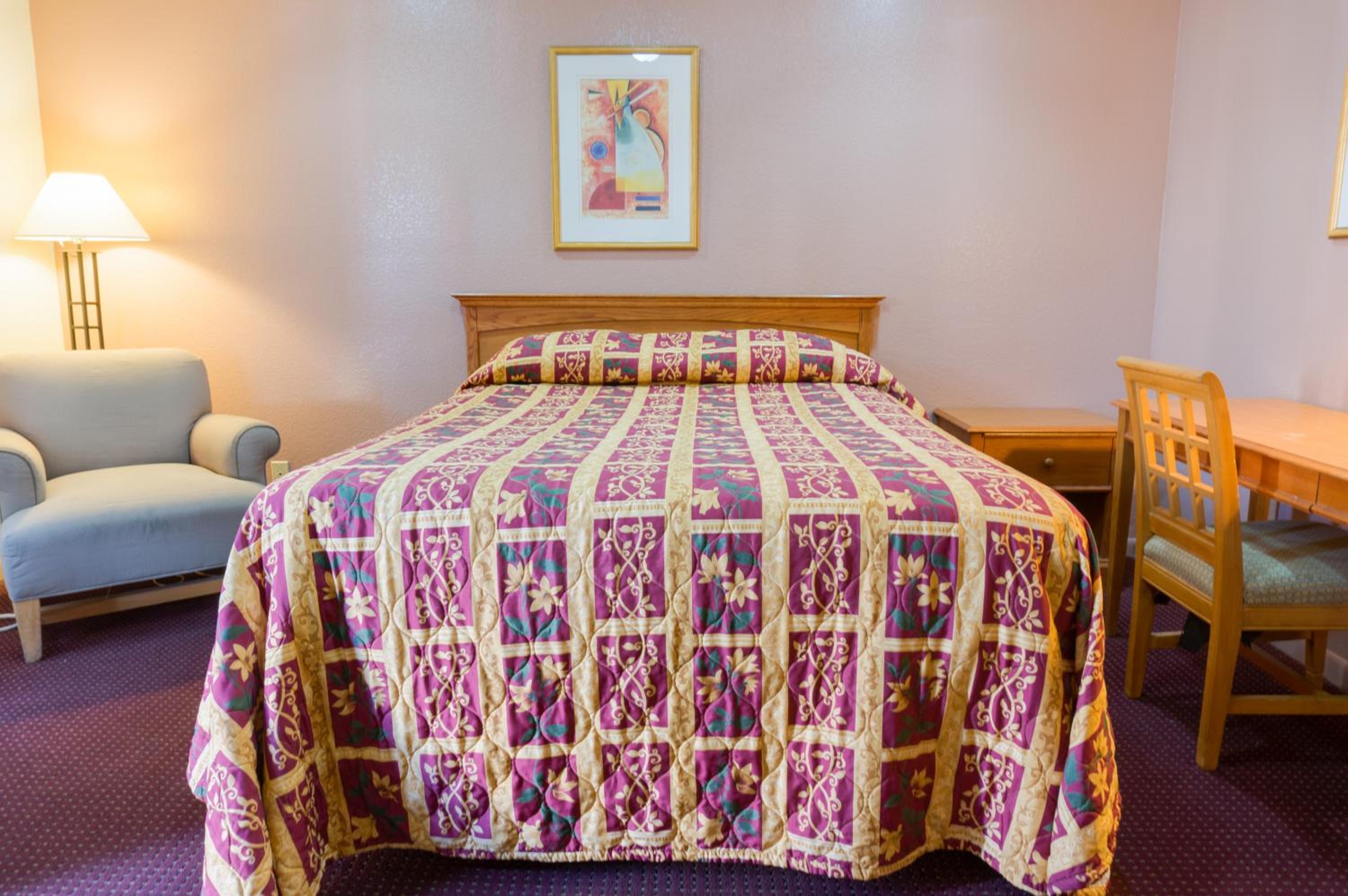 Queen Room - Photo 3