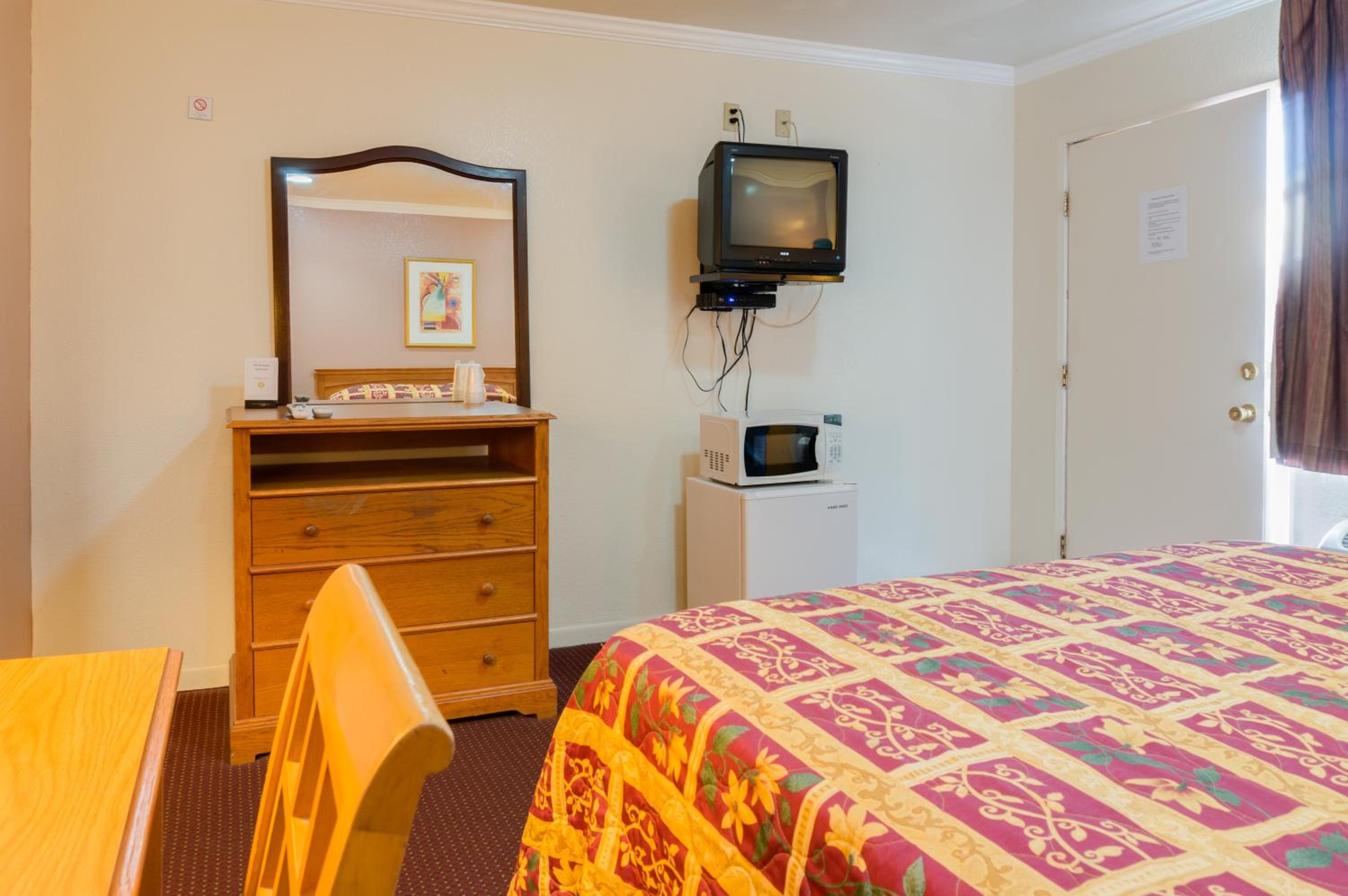 Queen Room - Photo 5