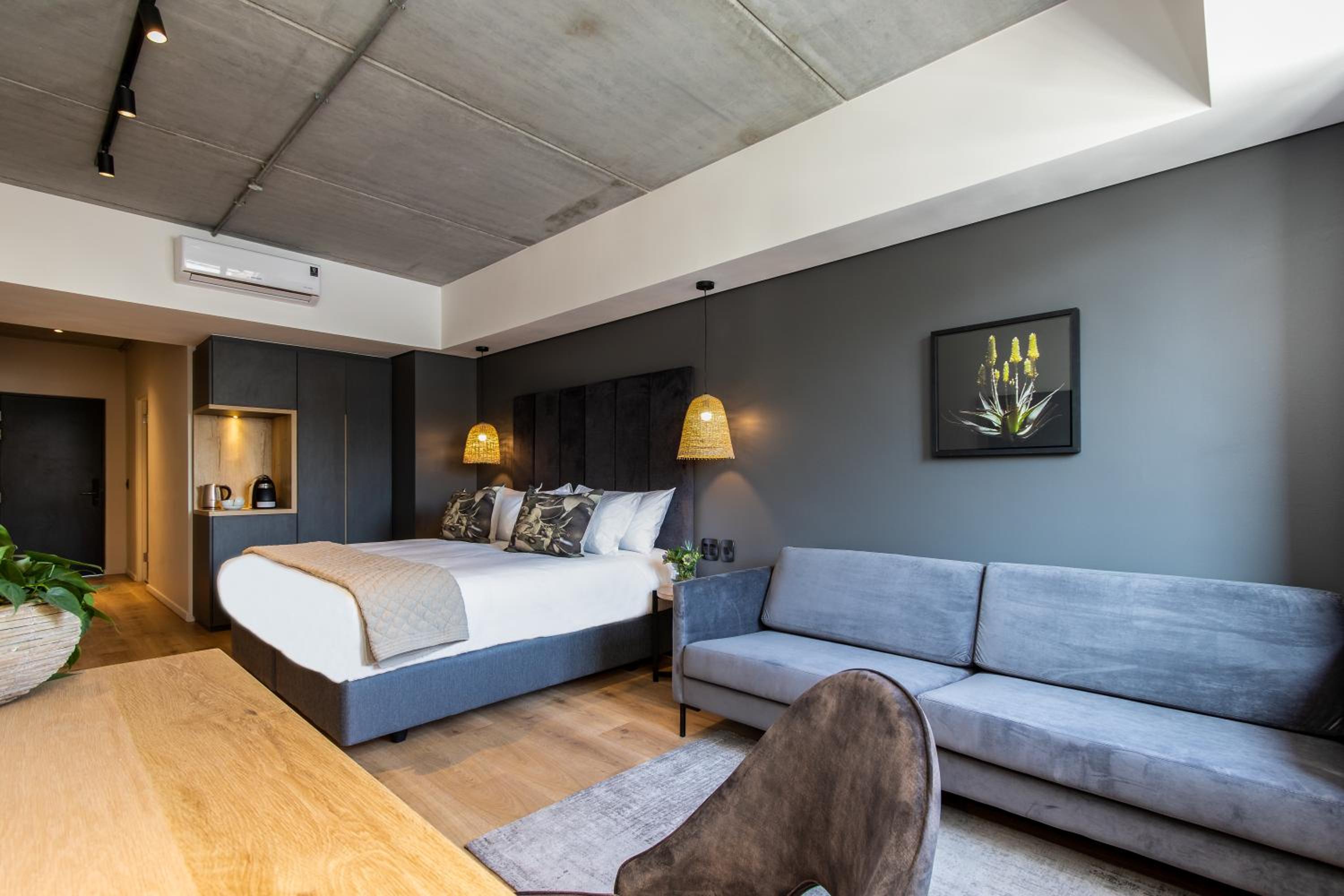 Luxury Suite with Mountain View and Terrace - Photo 9