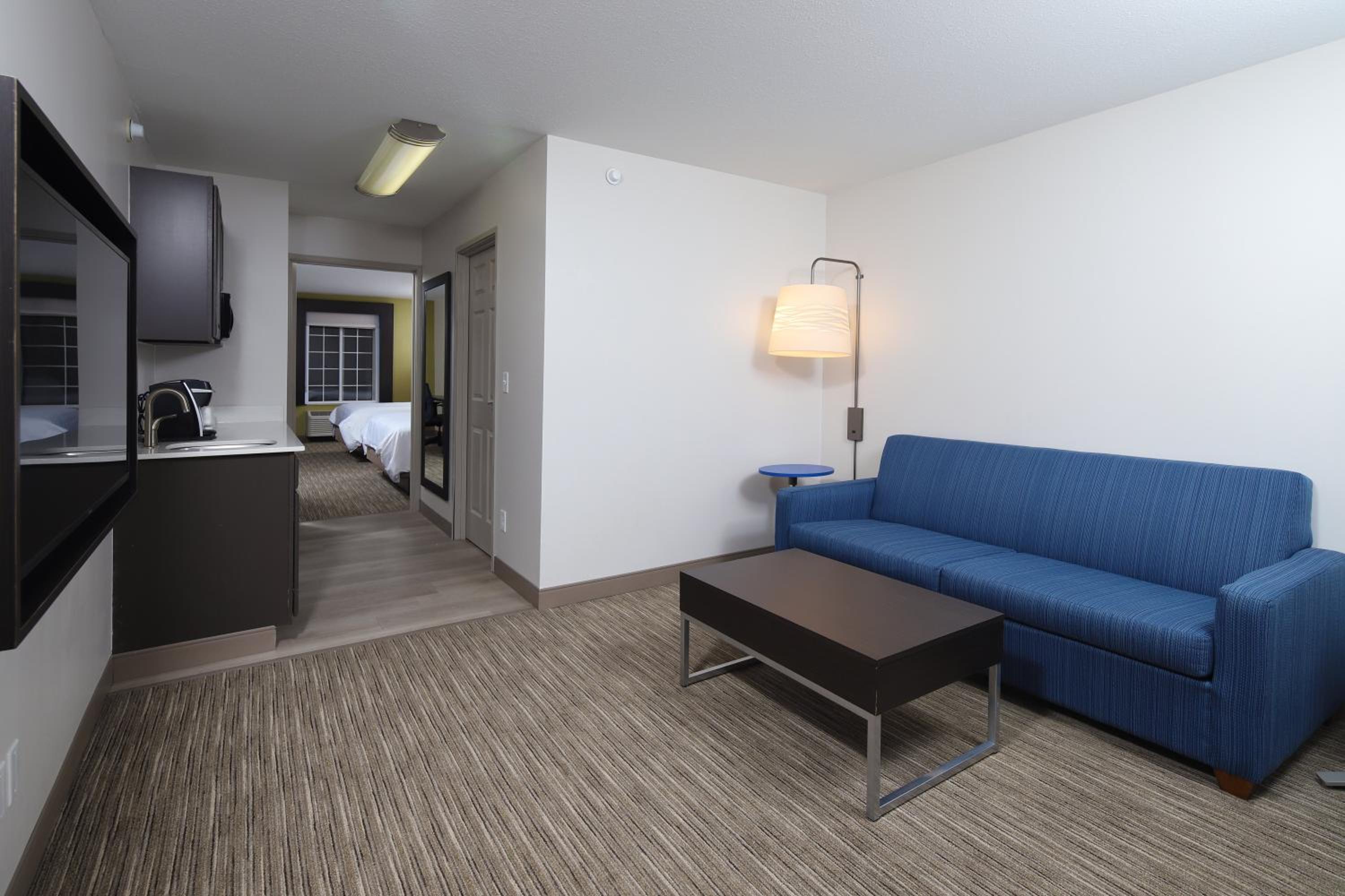 One-Bedroom Suite with Two Queen Beds - Photo 6
