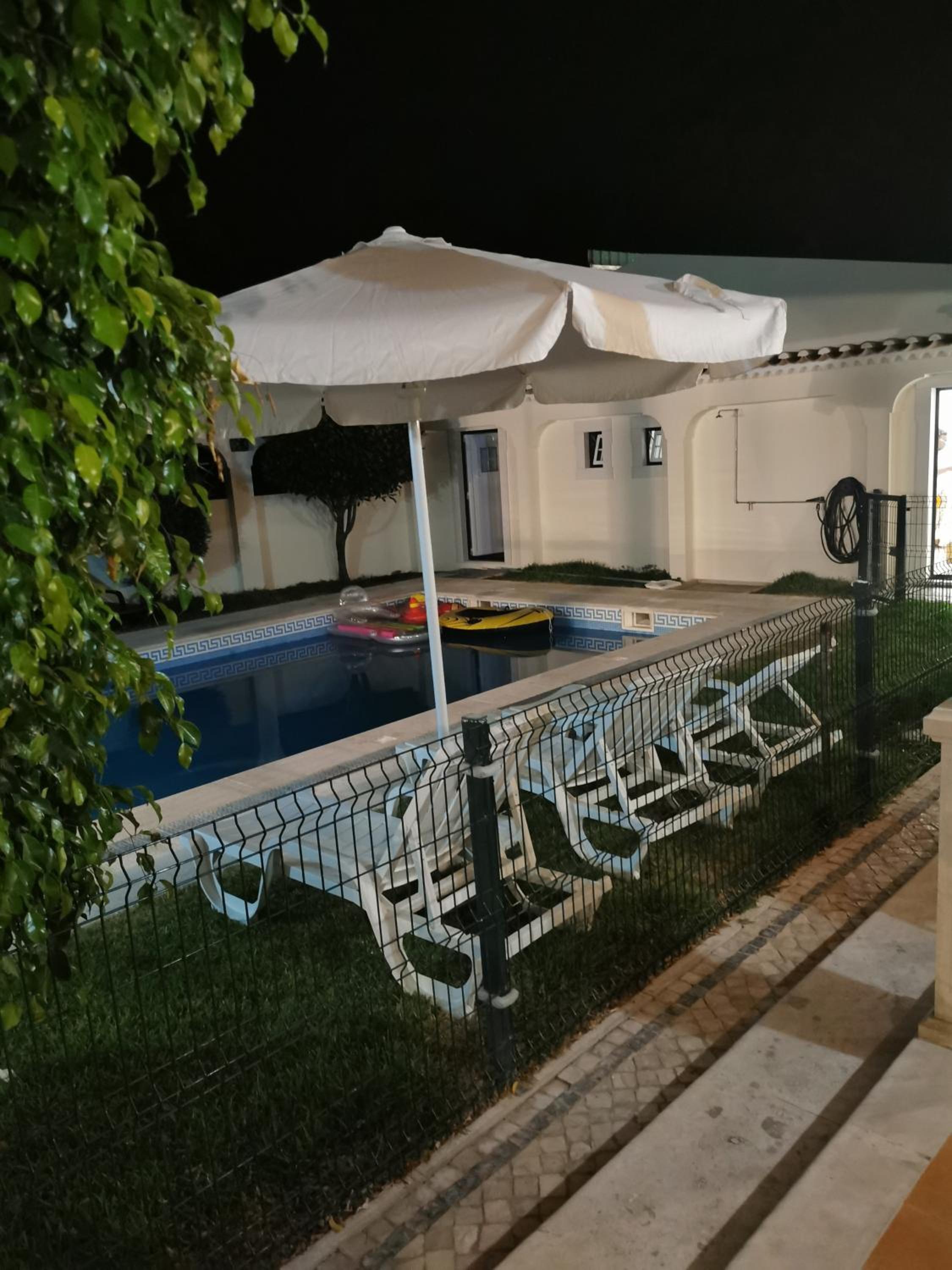 Suite with Pool View - Photo 30