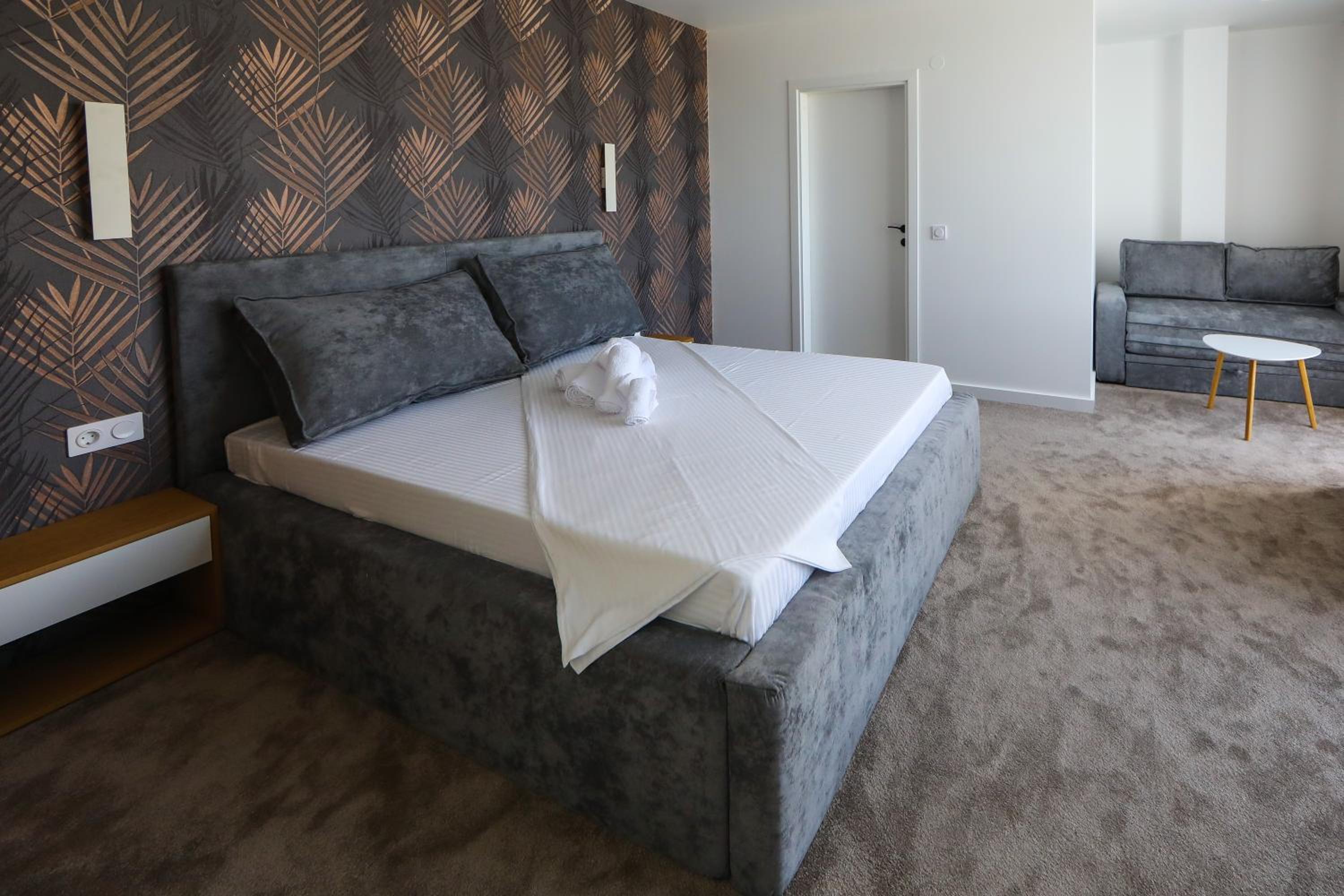 Deluxe Family Room photo 2