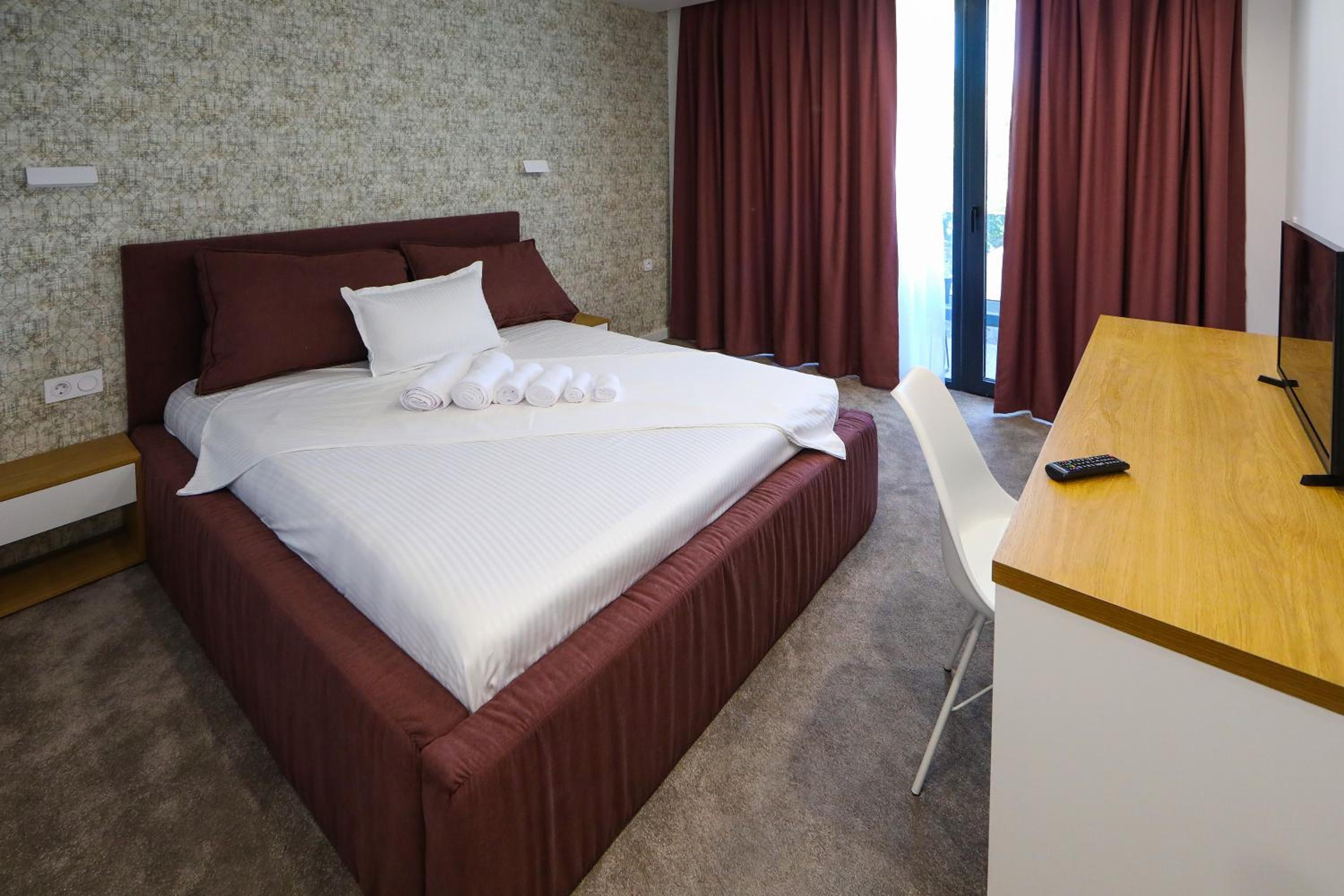 Large Double Room photo 1