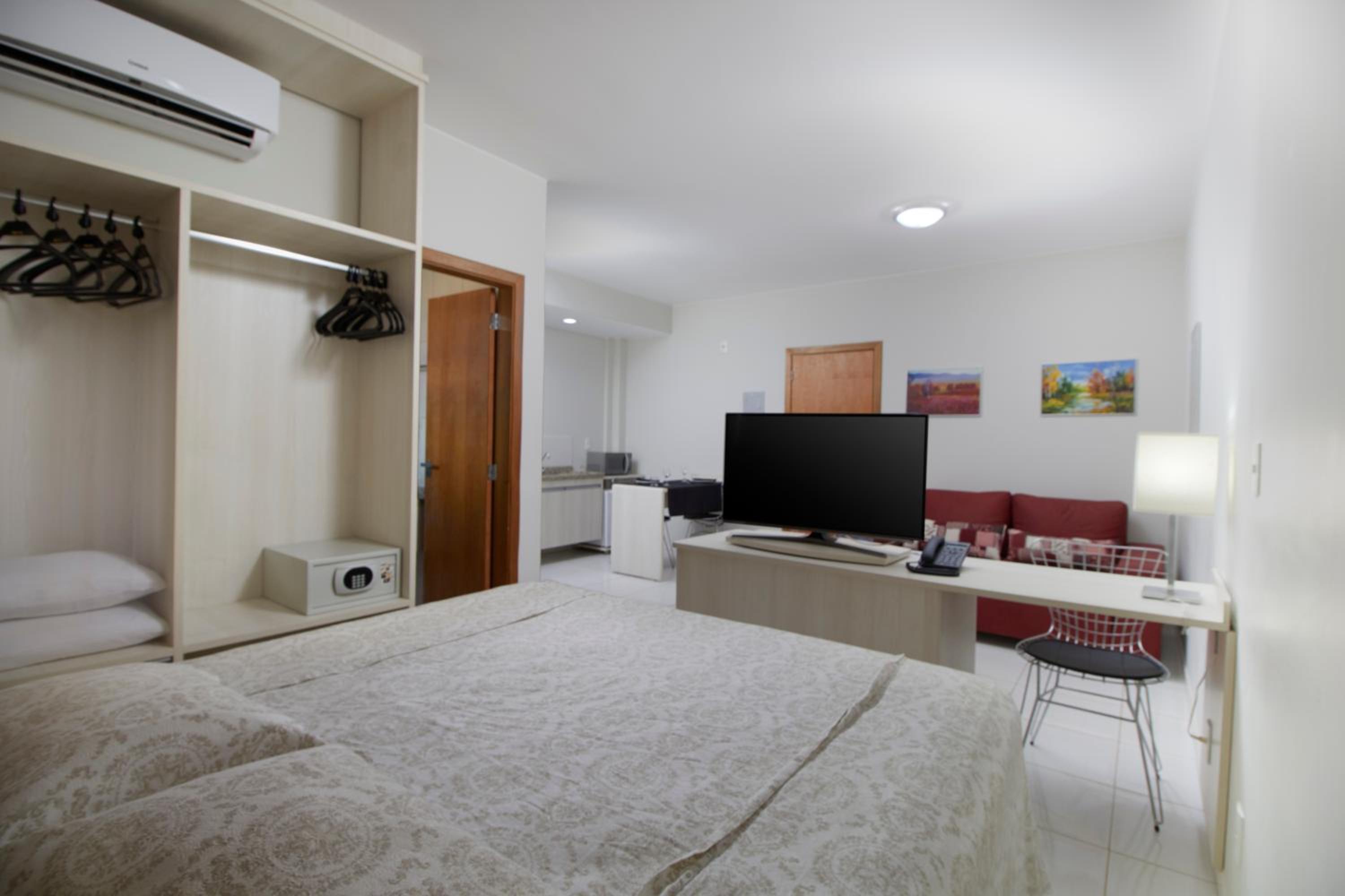 One-Bedroom Apartment photo 1