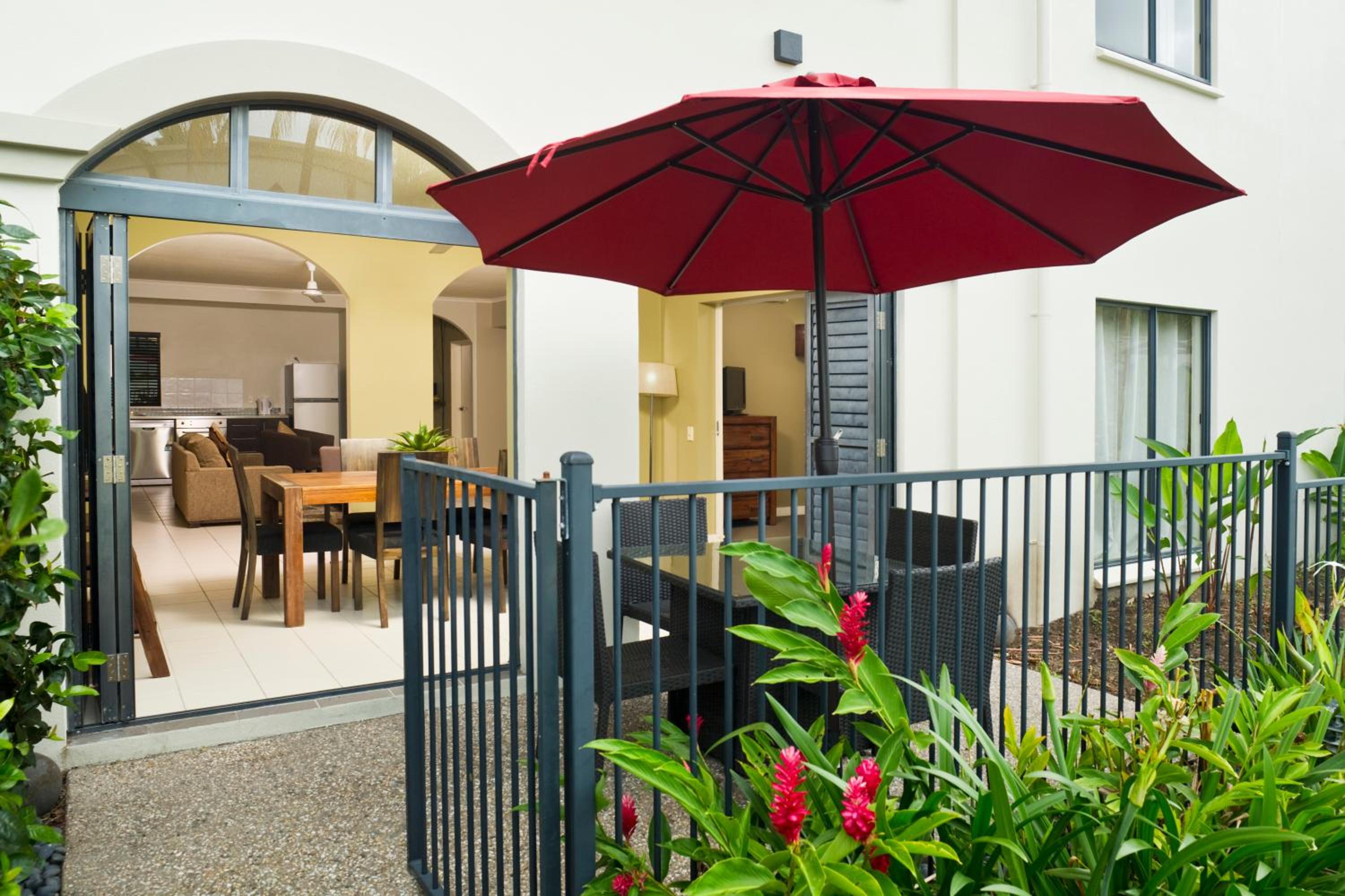 One-Bedroom Apartment with Courtyard - Photo 8