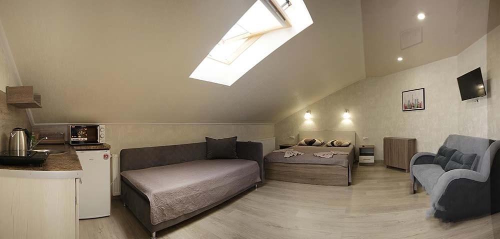 Large Double or Twin Room photo 1
