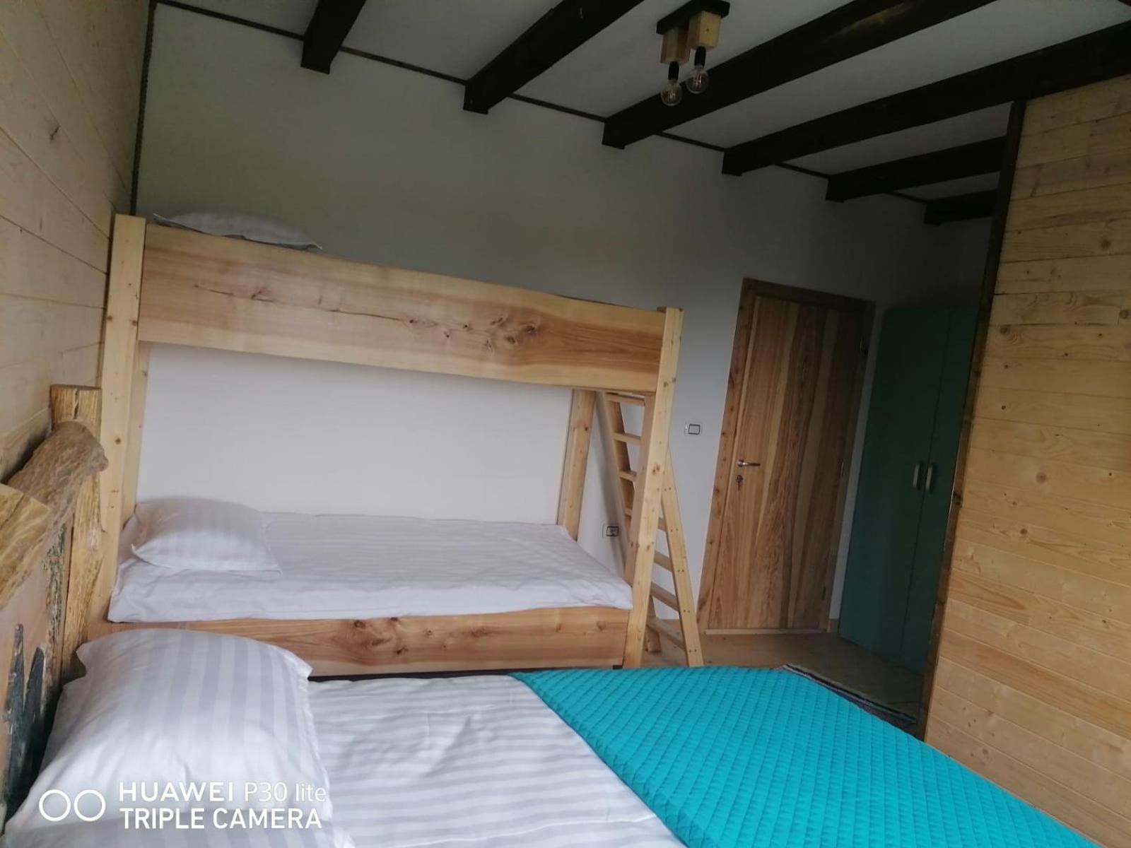 Six-Bedroom House photo 1