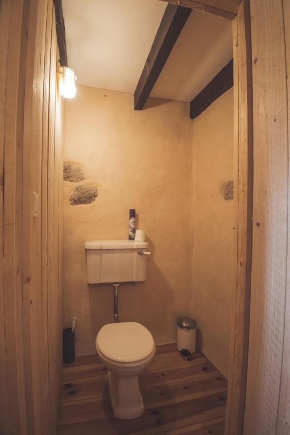 Family Room with Private Bathroom - Photo 5