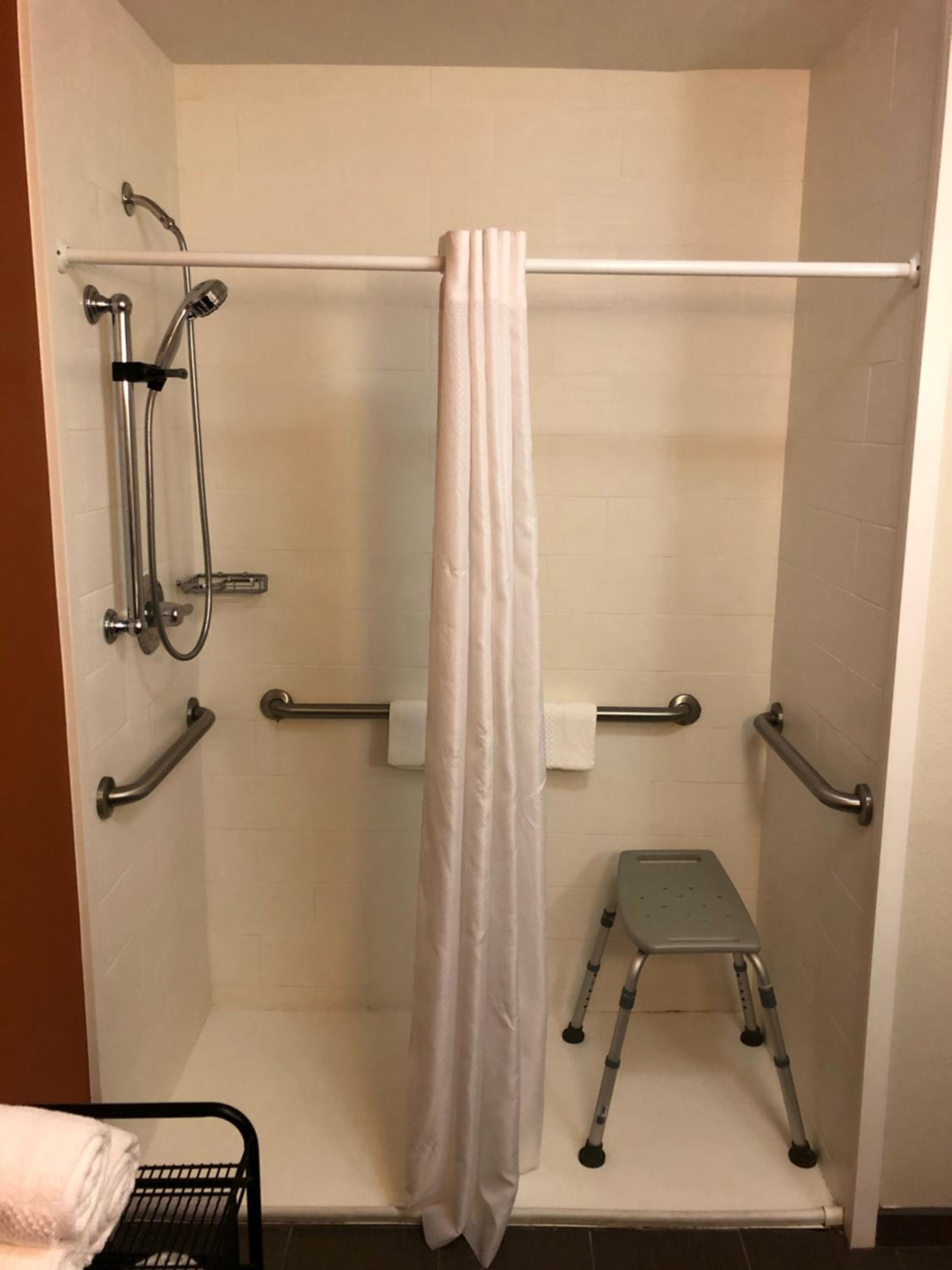 King Room - Accessible/Non-Smoking photo 3