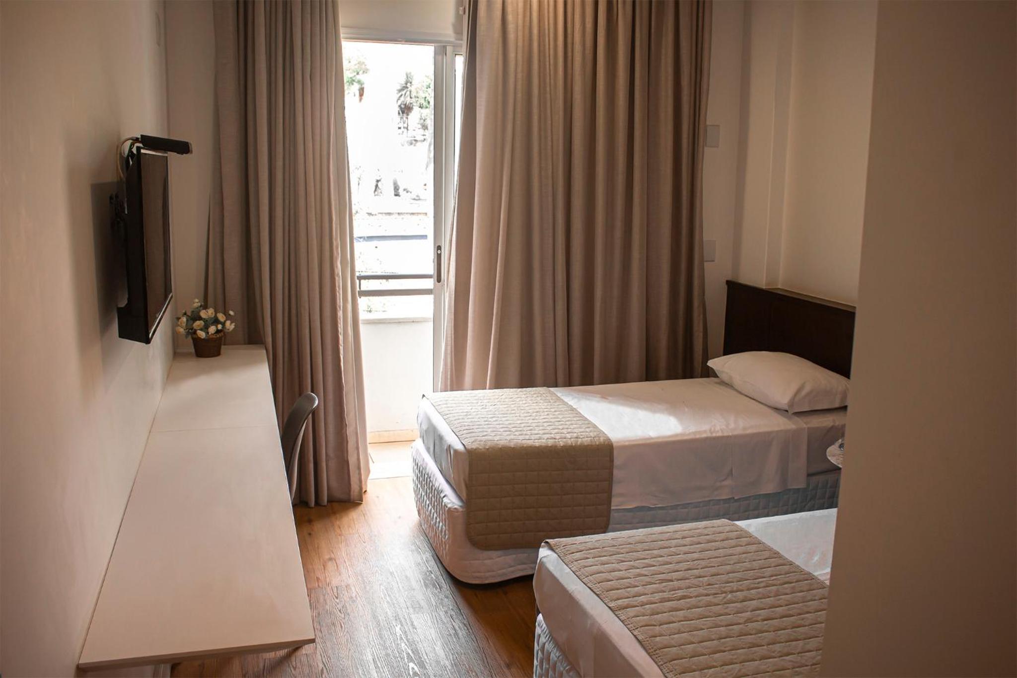 Deluxe Twin Room photo 2