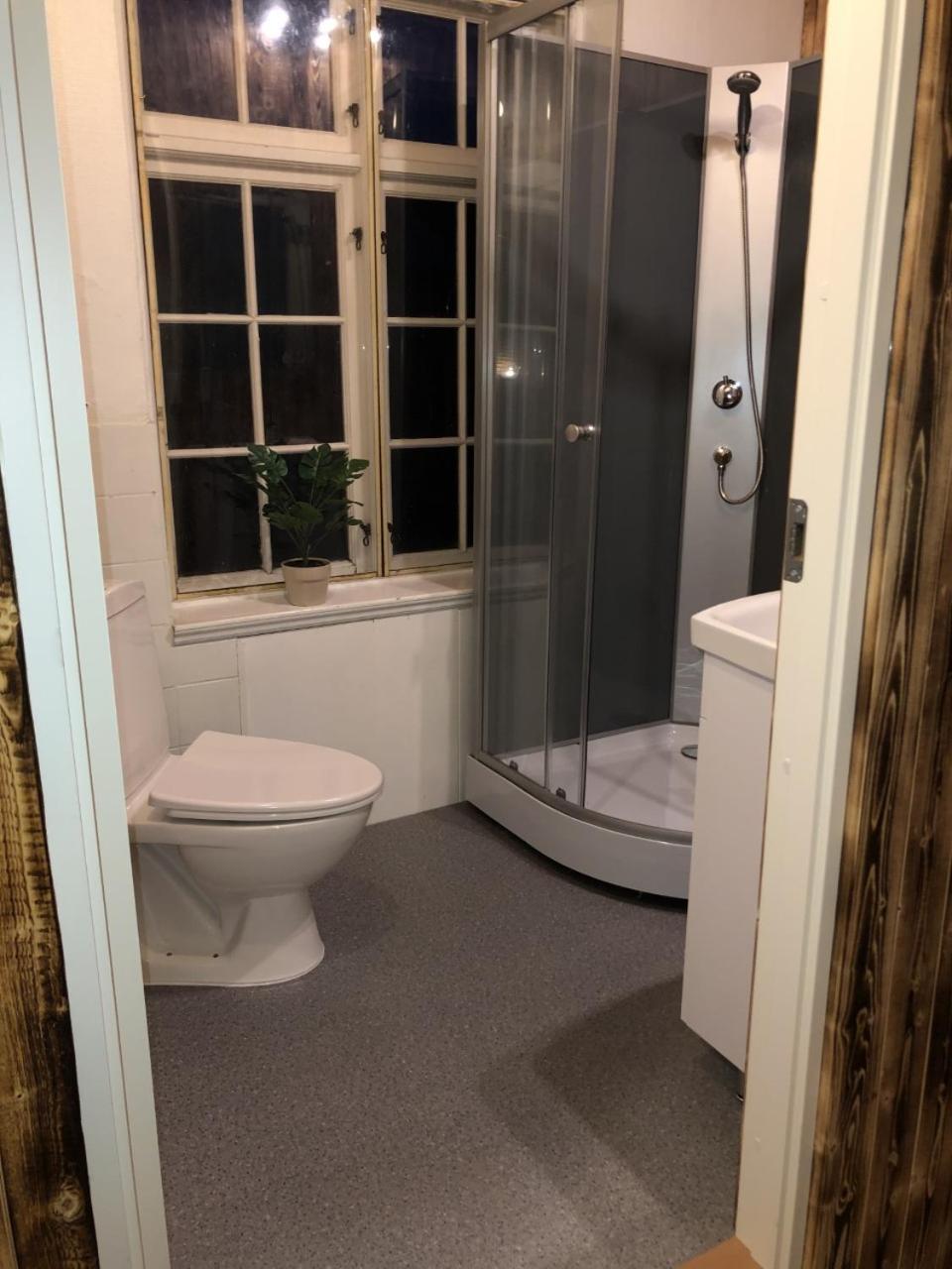 Two-Bedroom Apartment with Private Bathroom and Kitchenette photo 3