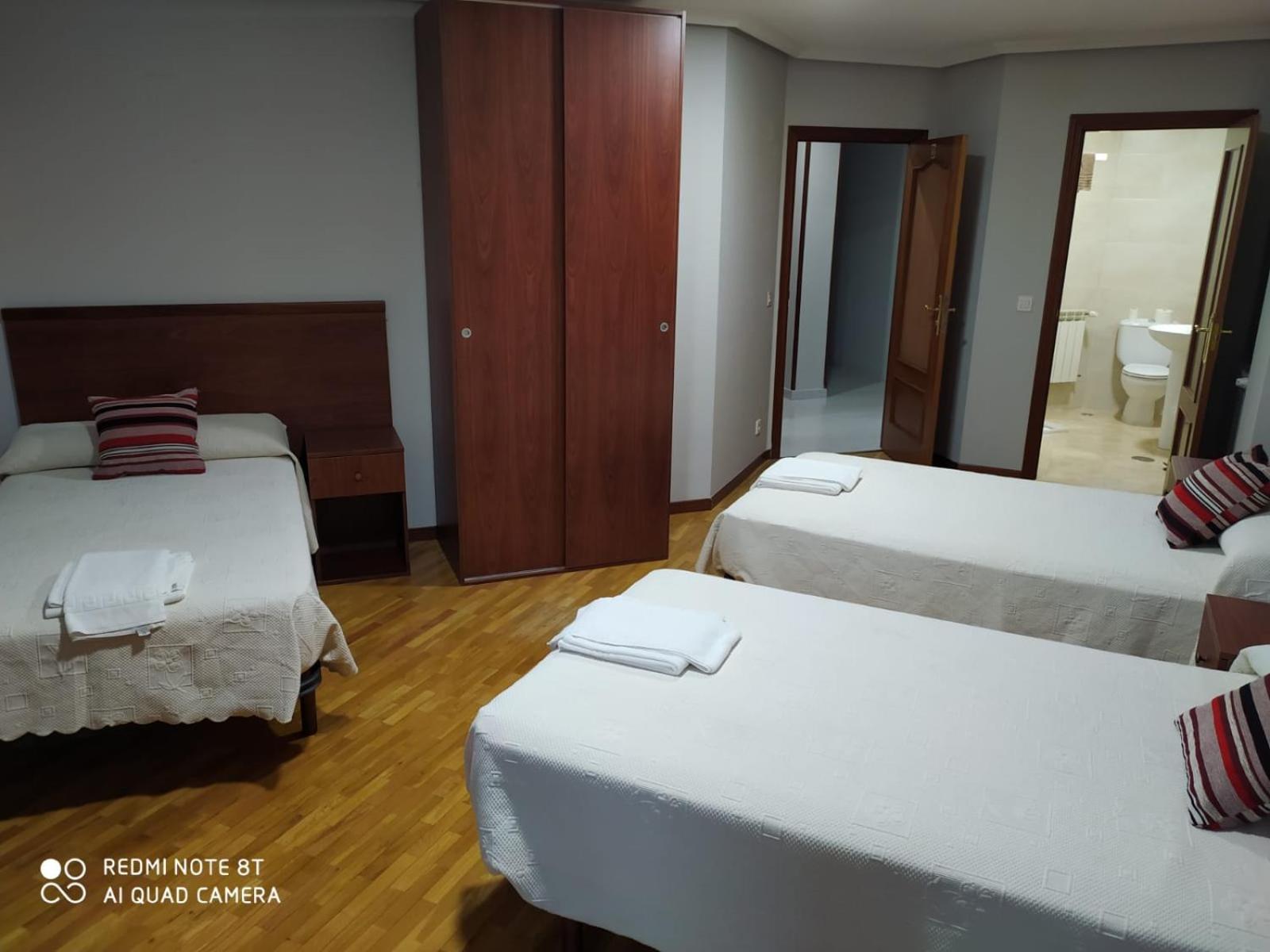 Habitación Triple con Baño Privado