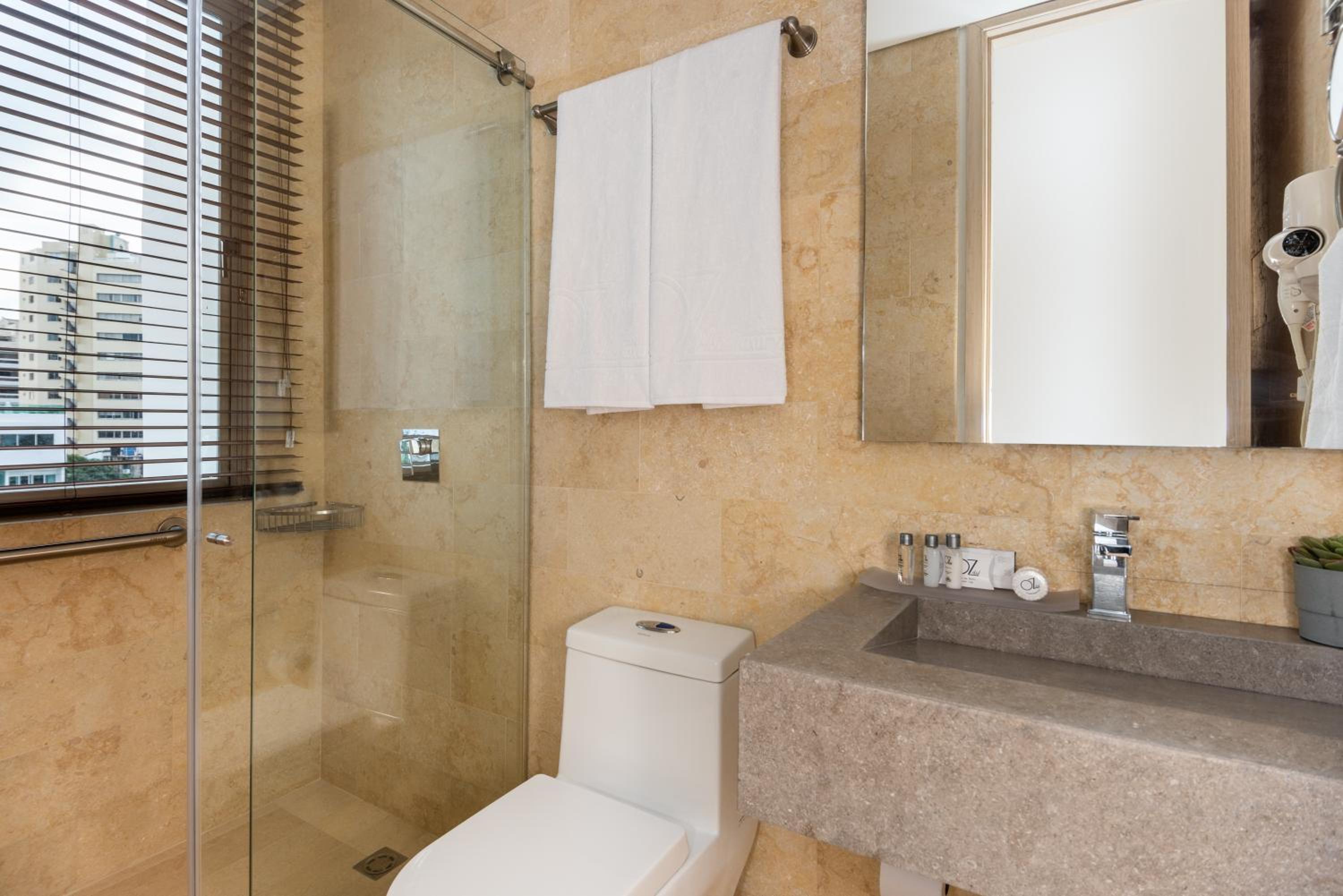Double Room - Photo 8
