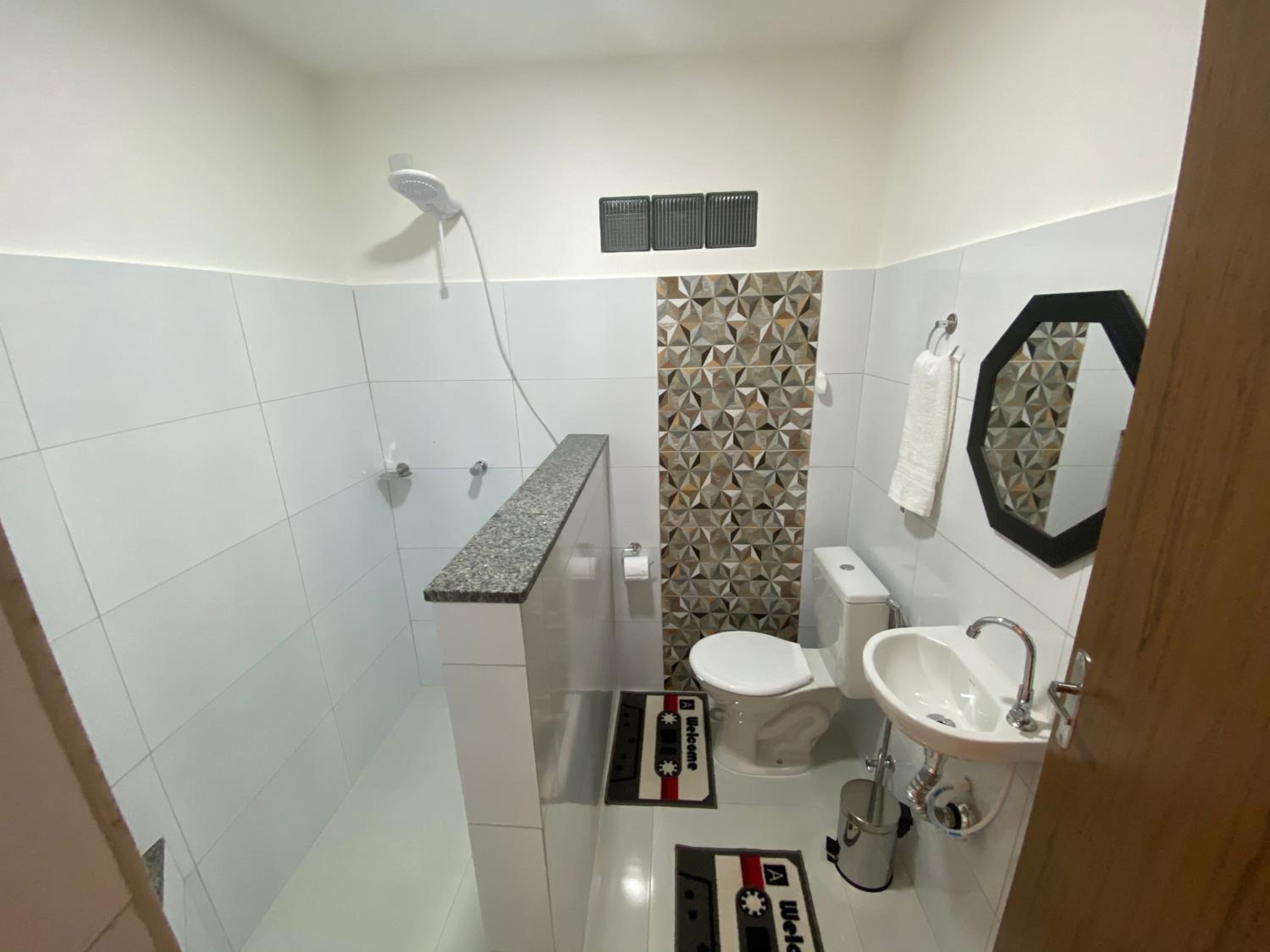 Suite - Photo 15