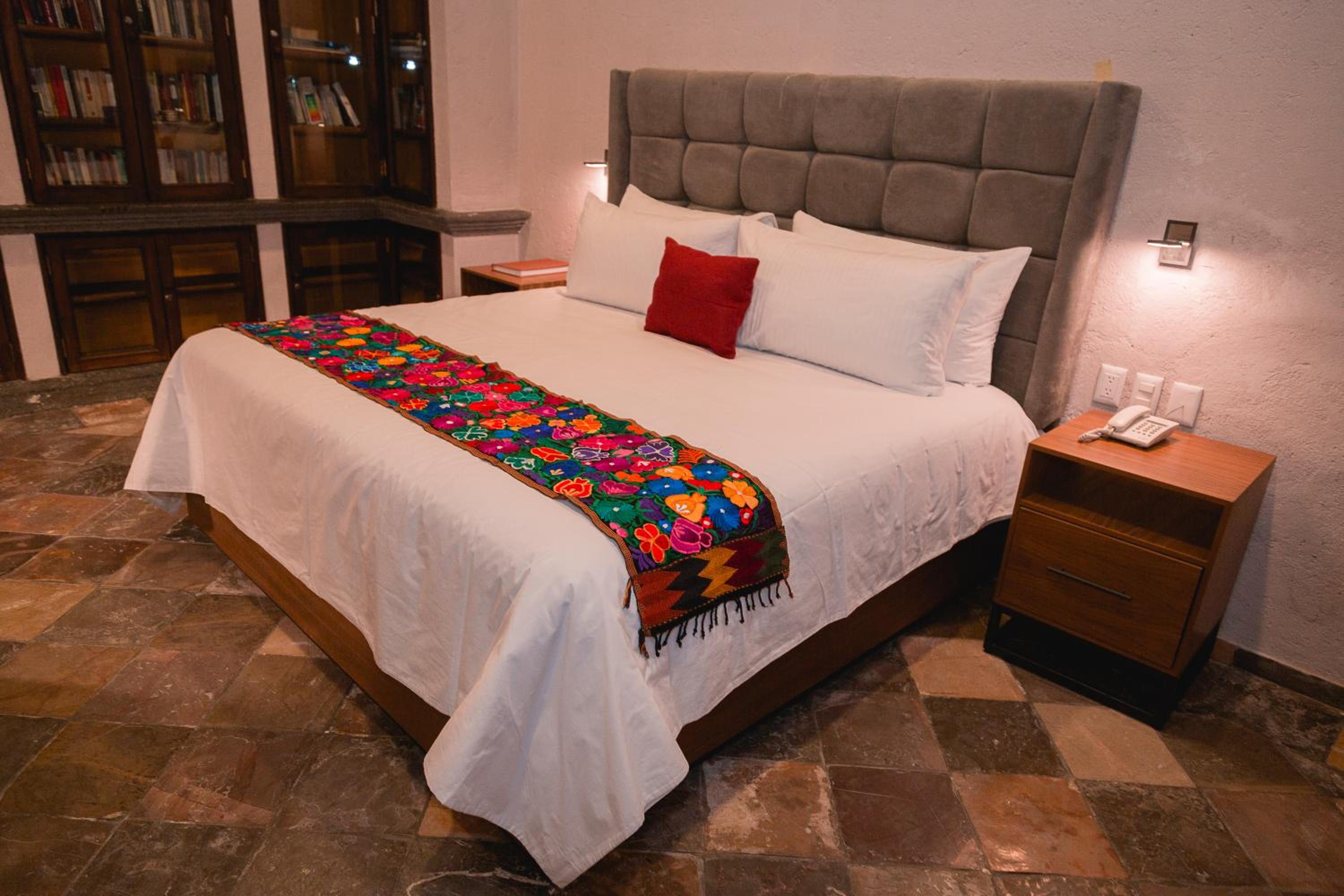 King Suite - Photo 8