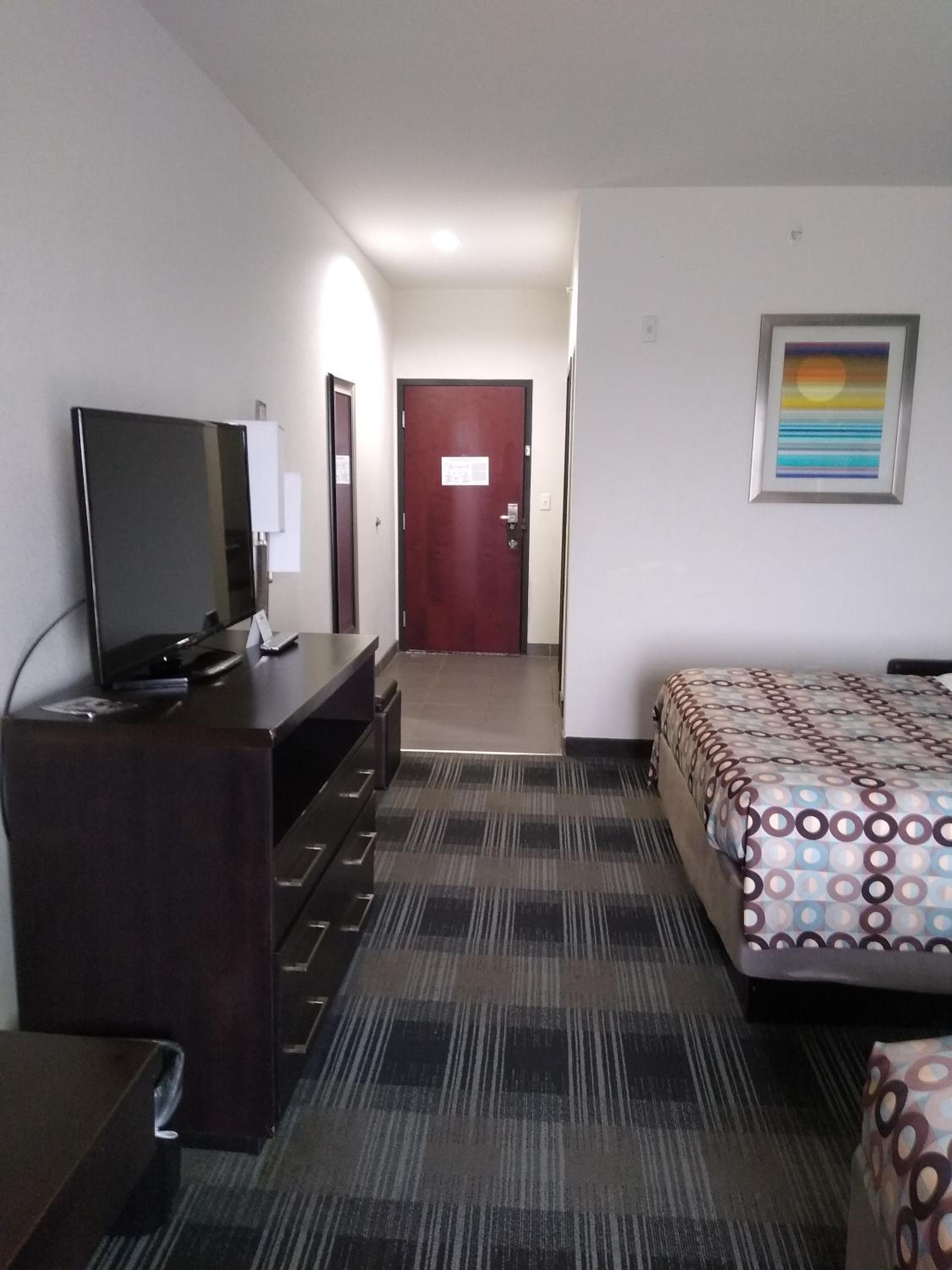 Queen Room with Two Queen Beds - Non-Smoking photo 2