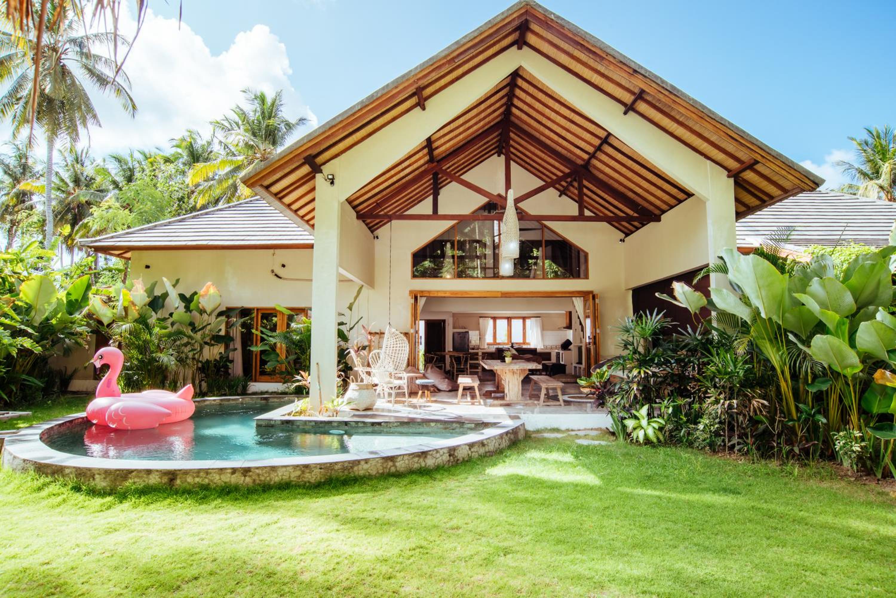 Villa with Private Garden photo 3