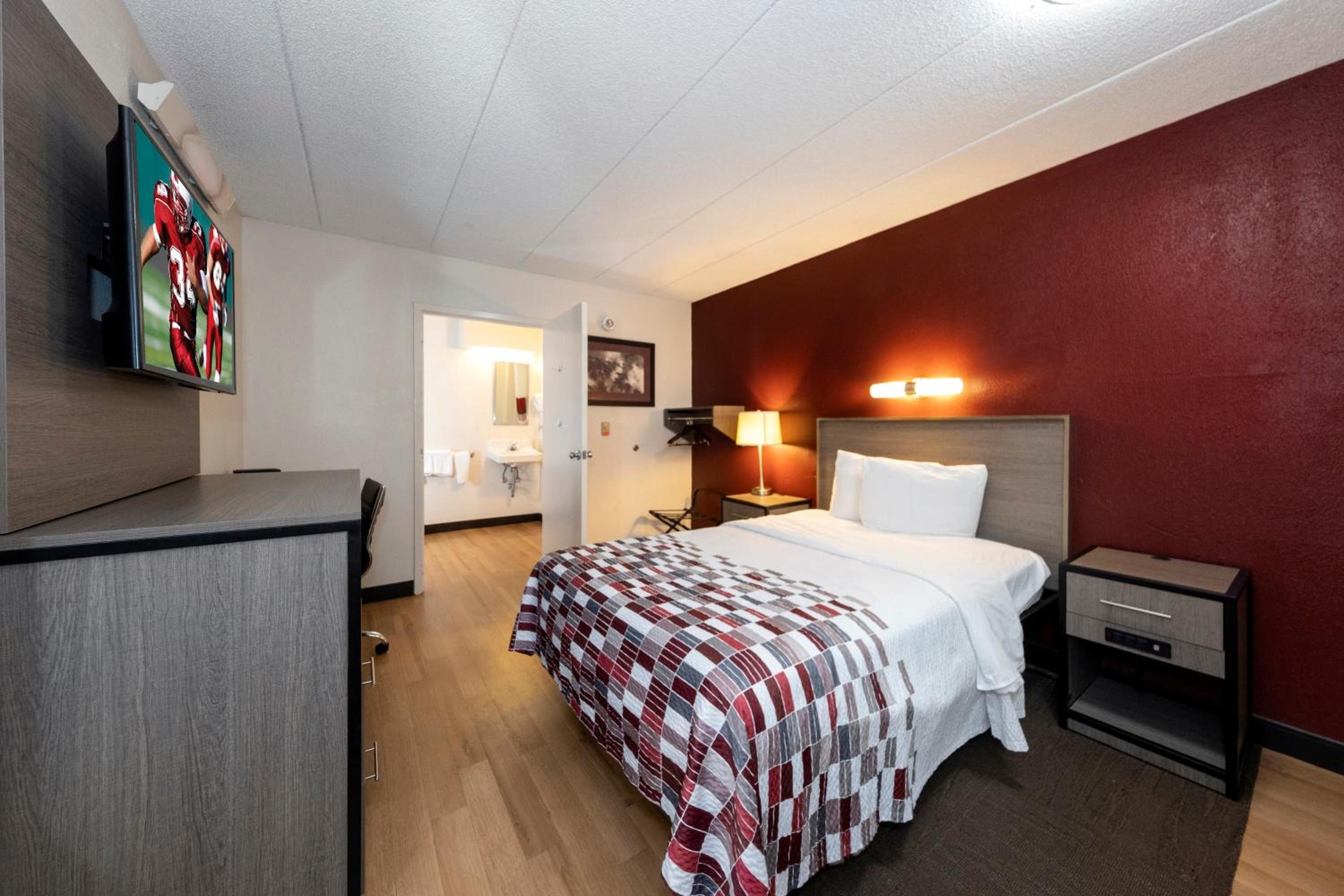  Deluxe King Room Non-Smoking - Photo 5