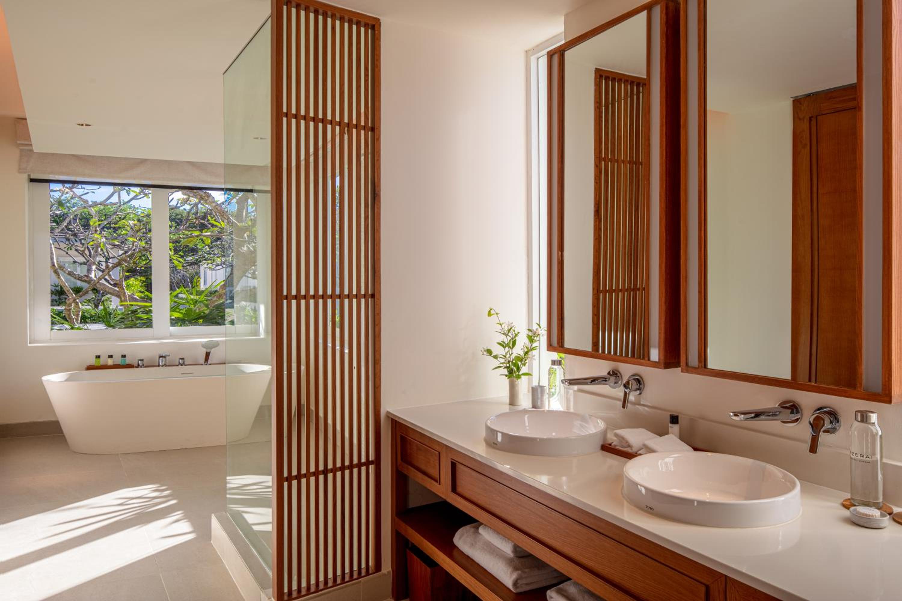 Deluxe Suite - Photo 9