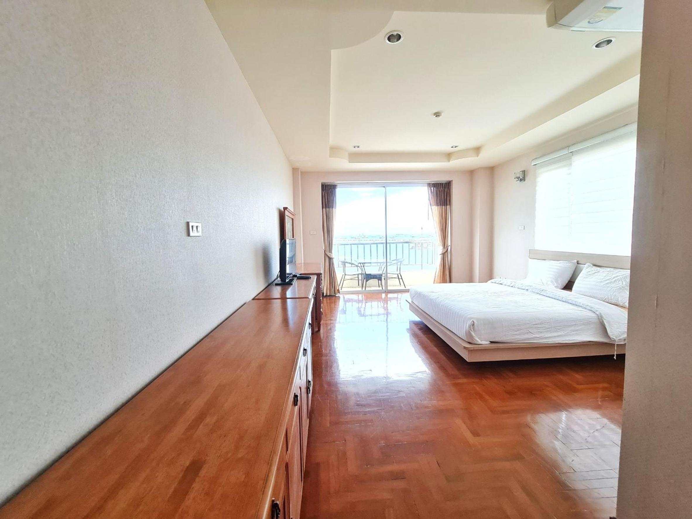 King Suite With Jacuzzi  photo 1