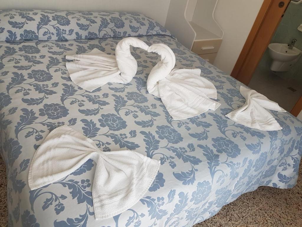 Double Room - Photo 11