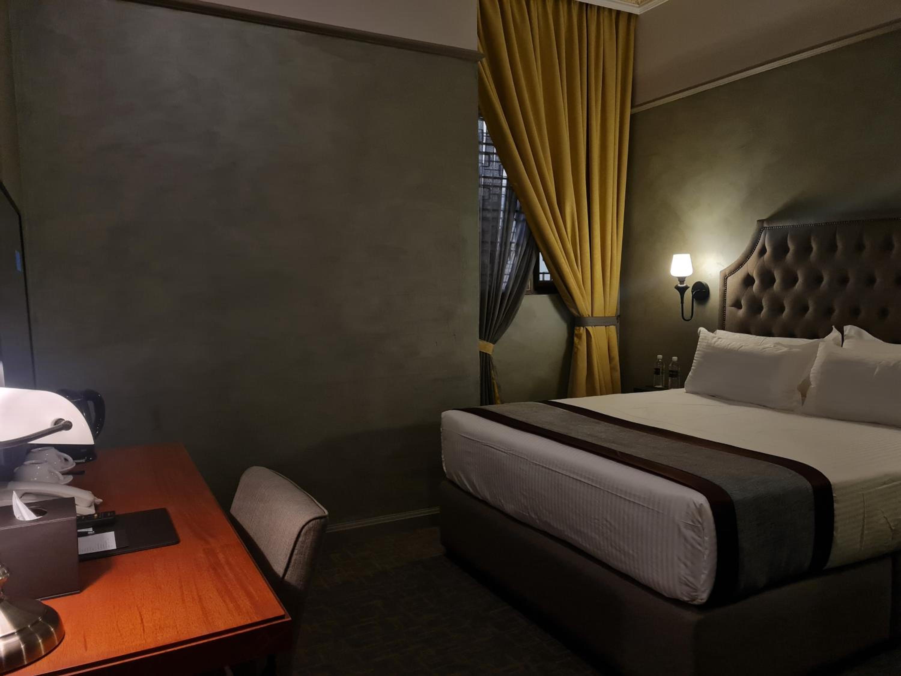 Deluxe Queen Room - Photo 5