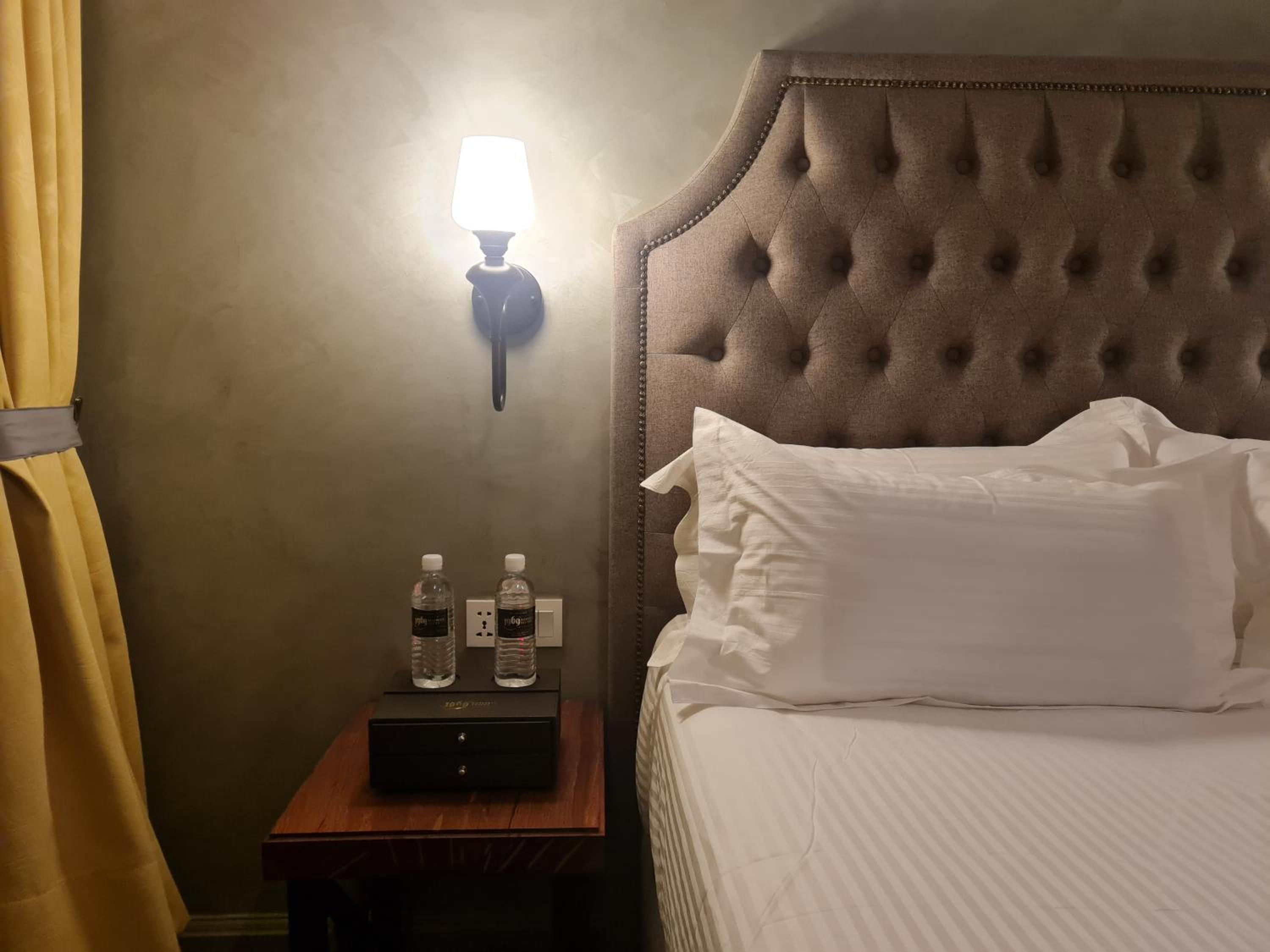 Deluxe Queen Room - Photo 3