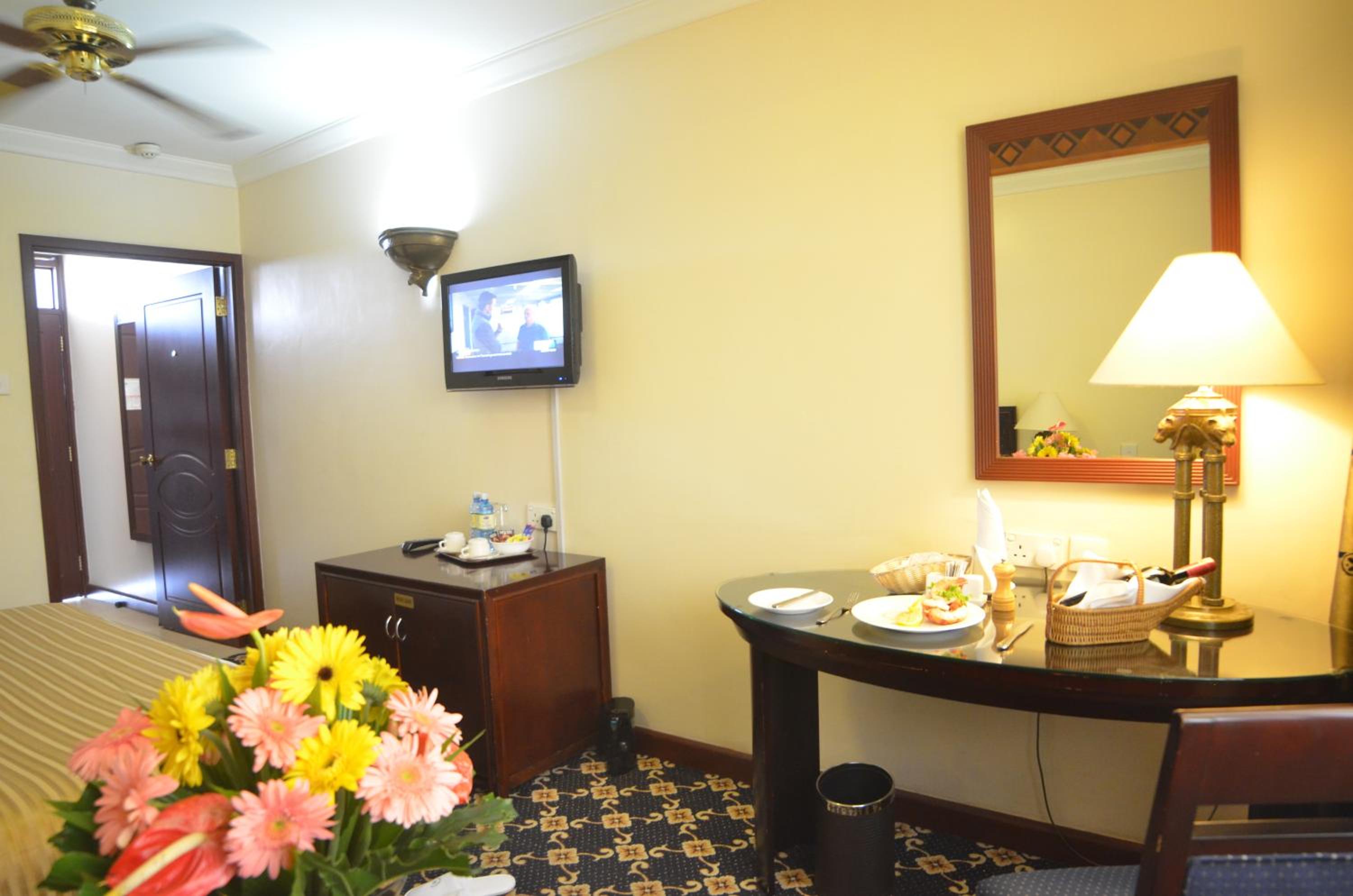 Standard Double Room - Photo 9