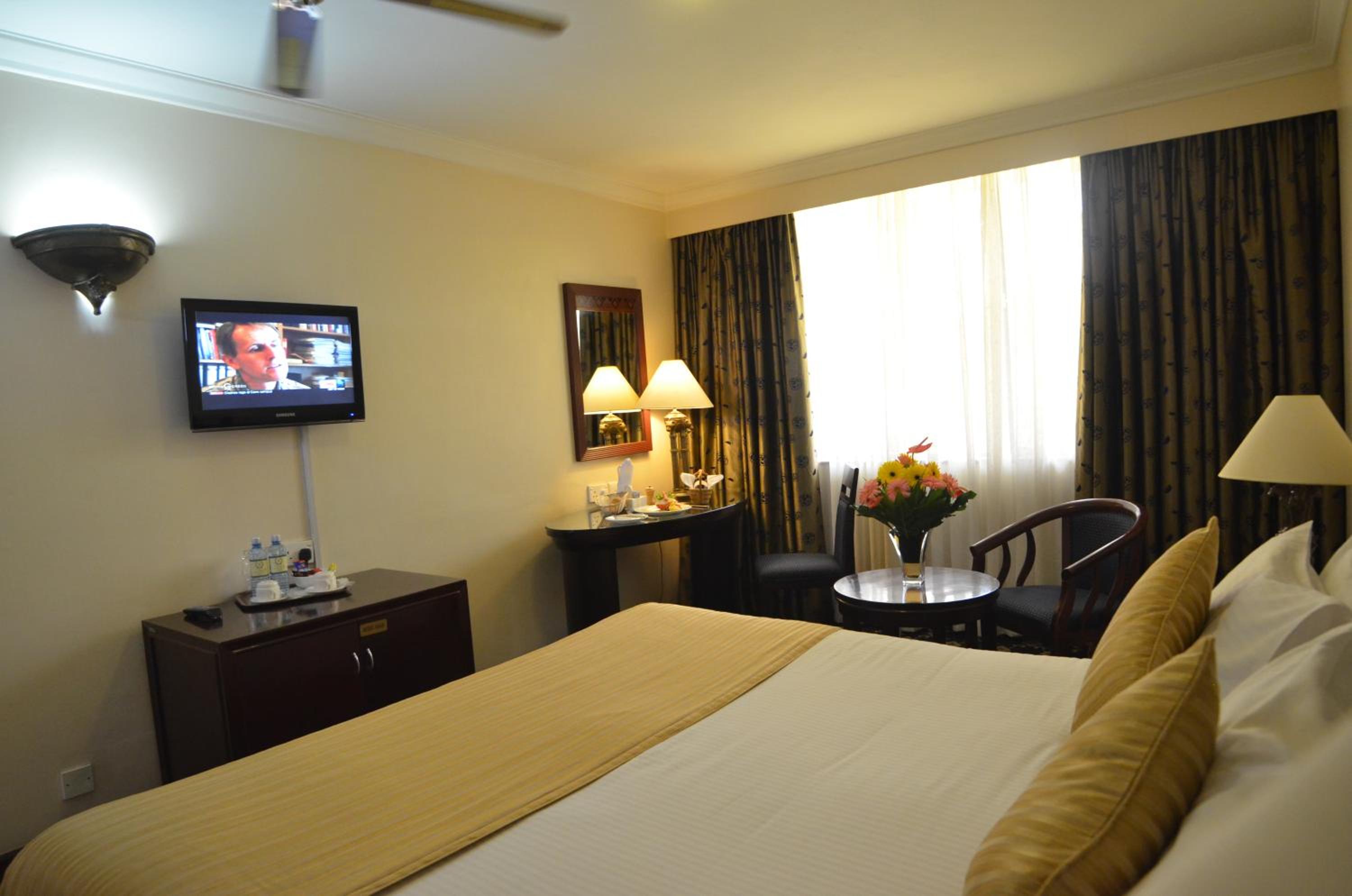 Standard Double Room - Photo 8