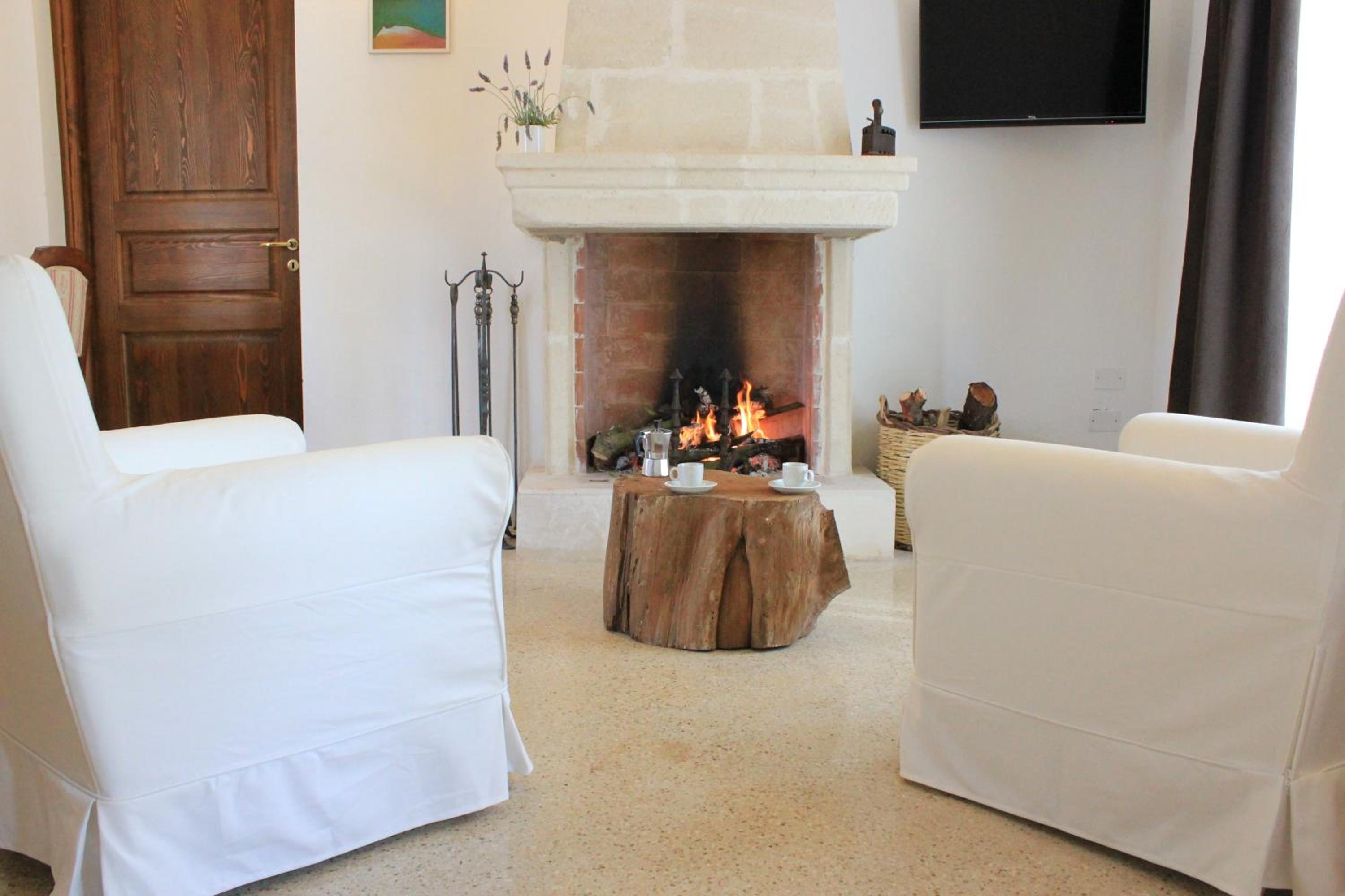 Double Room - Photo 9