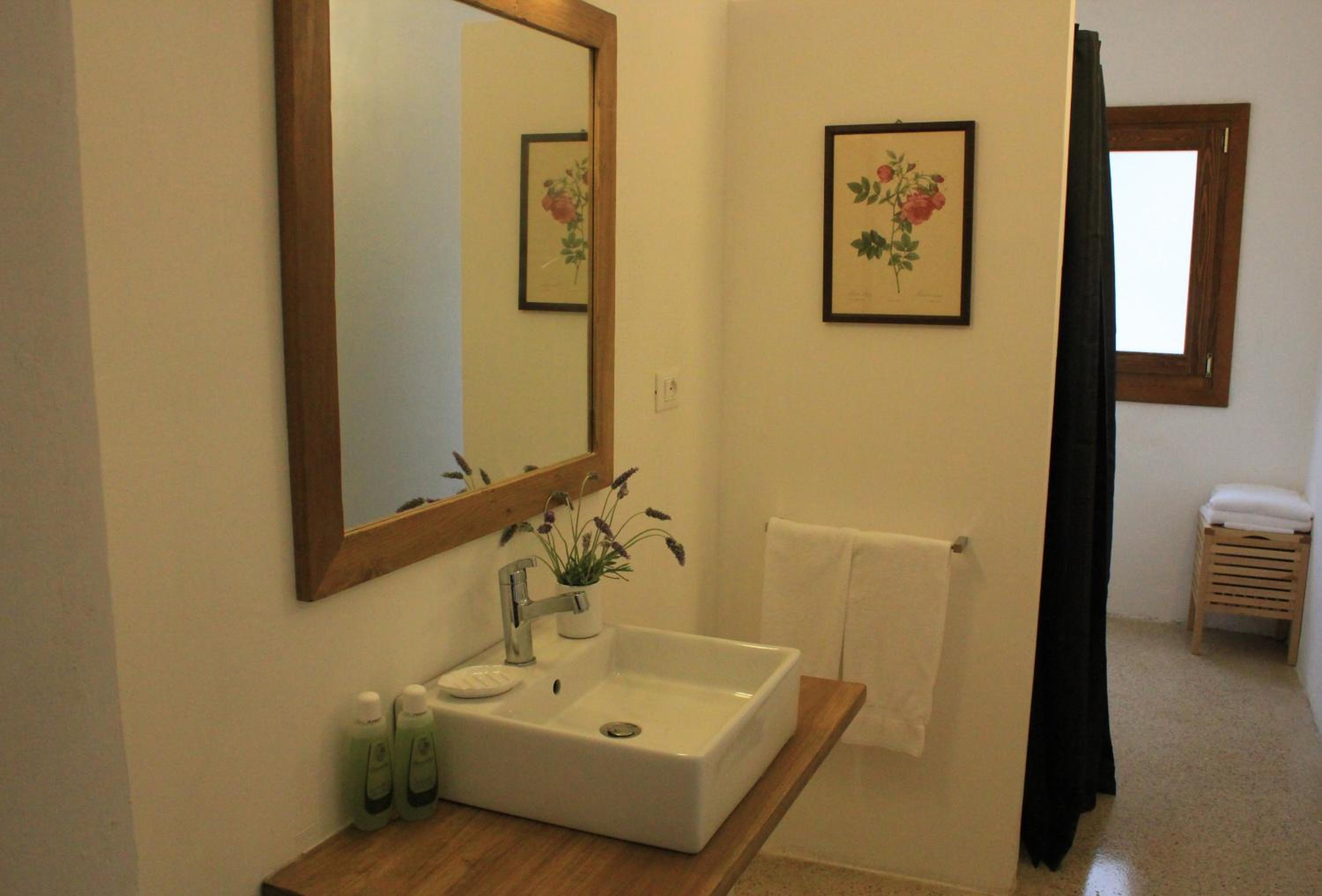 Double Room - Photo 14