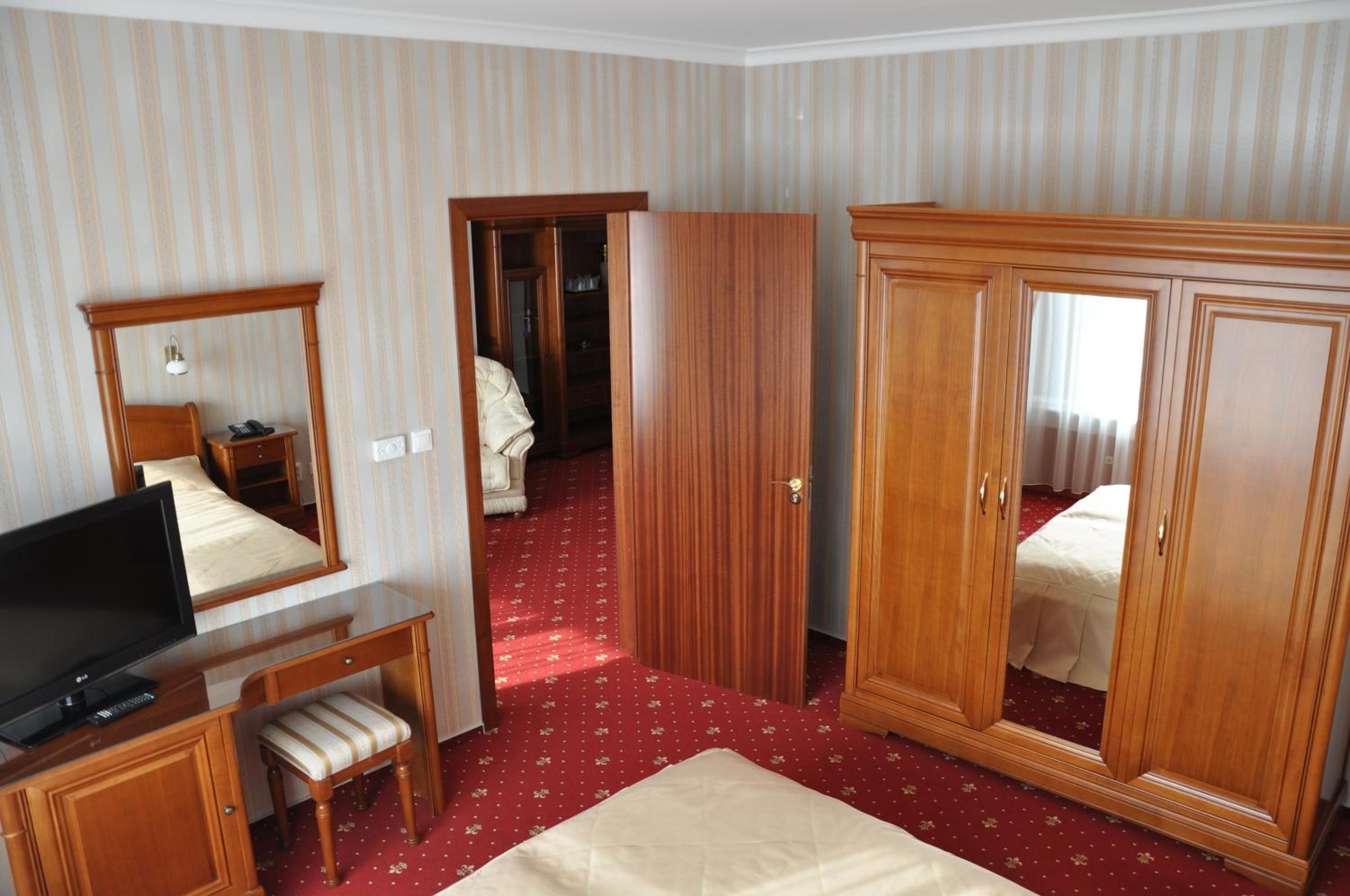 Deluxe Suite