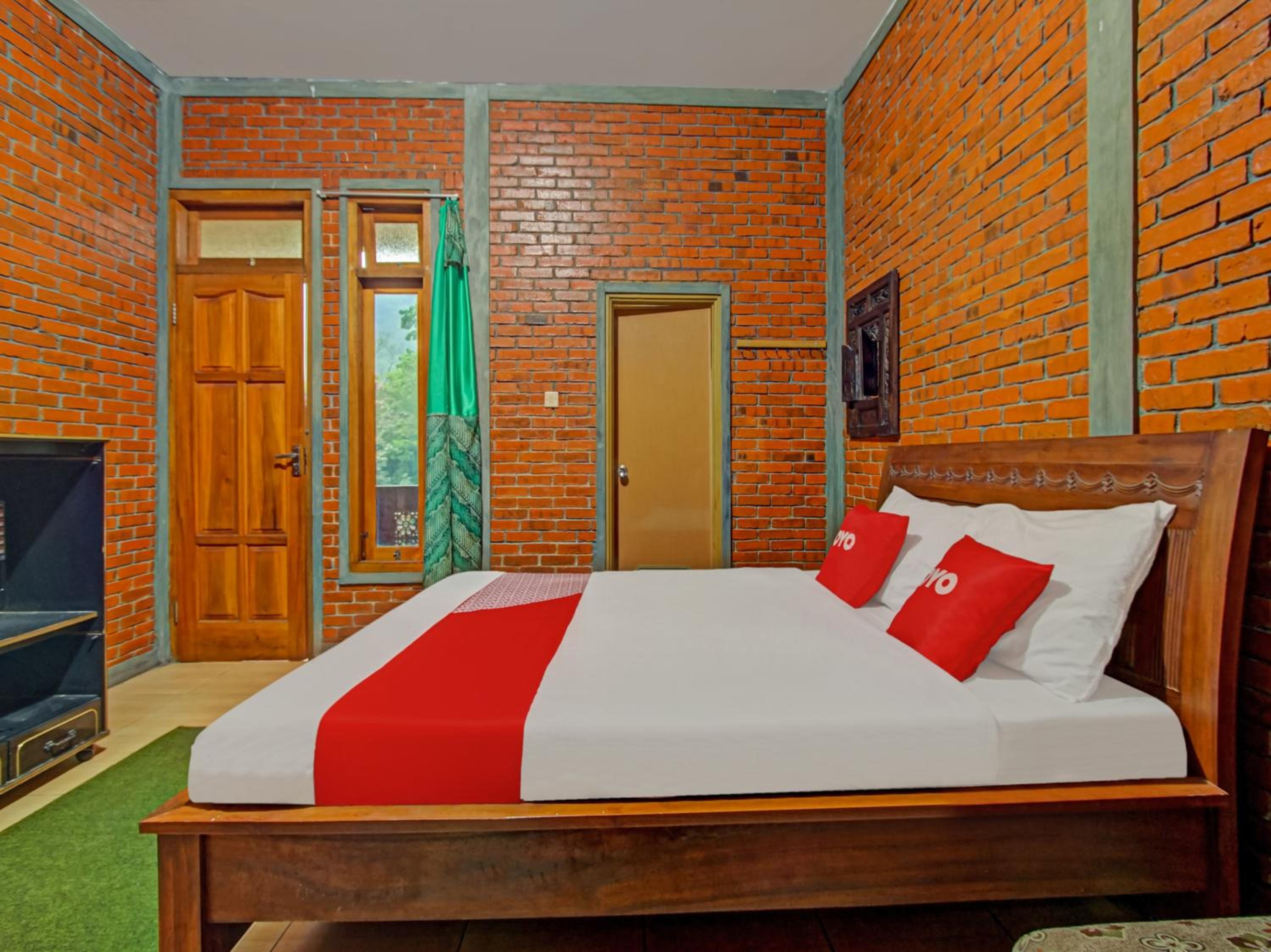 Deluxe Suite - Photo 7