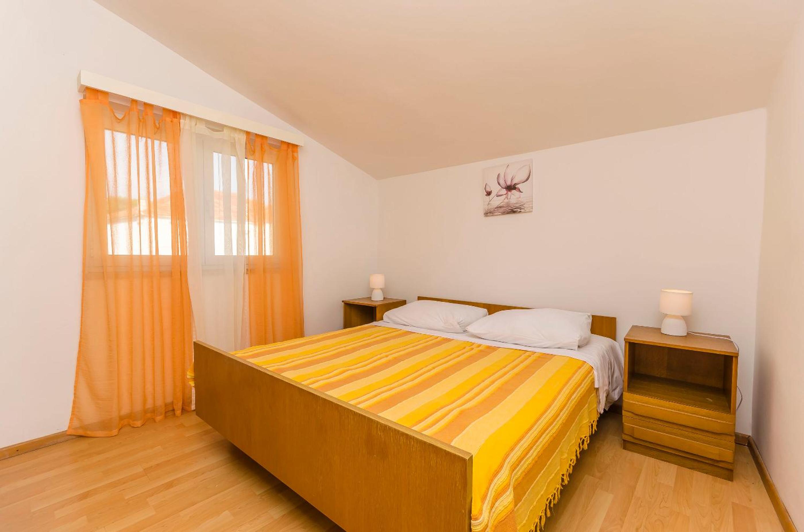One-Bedroom Apartment with Balcony