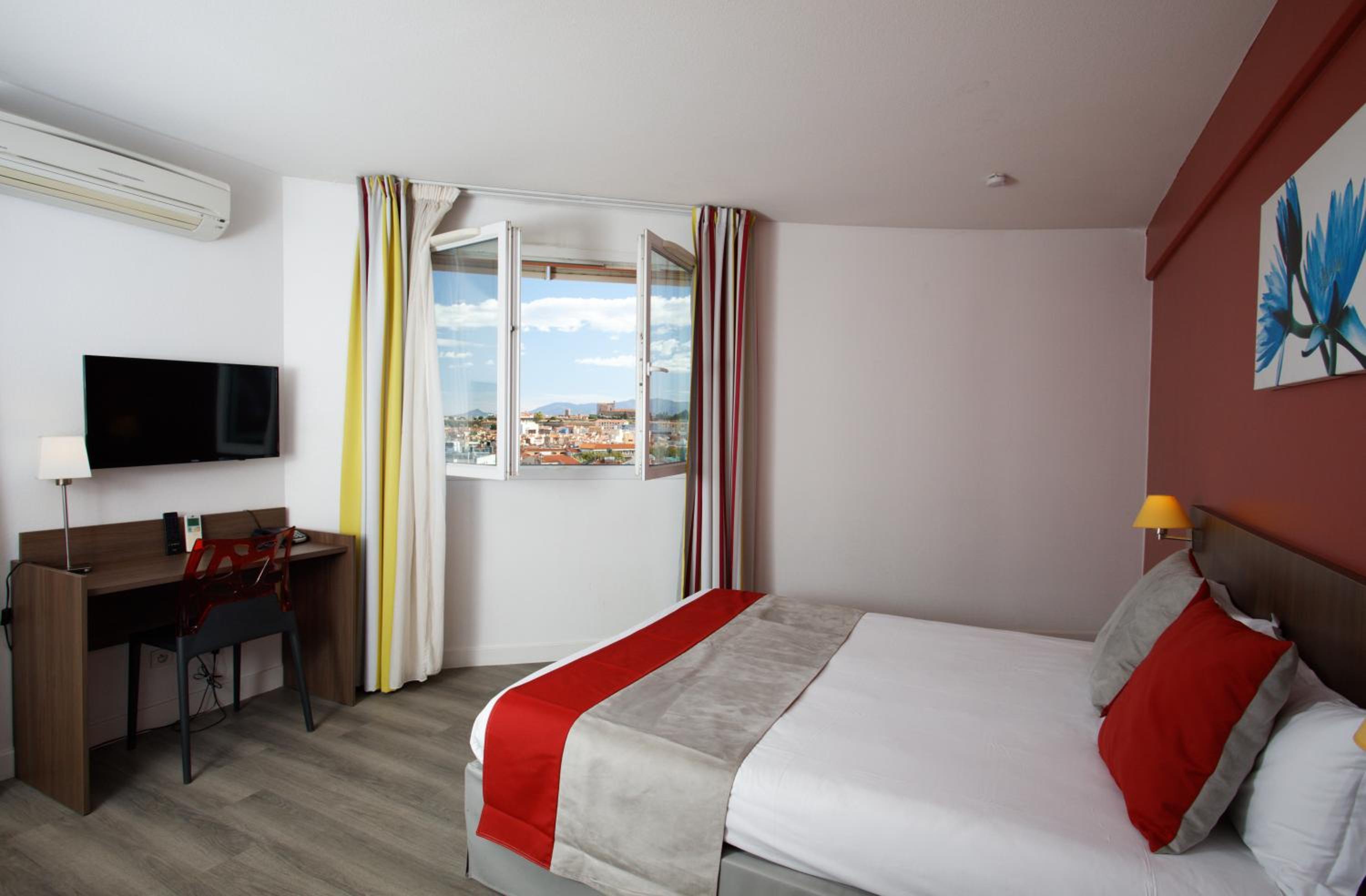 Comfort Studio Double with Balcony - Photo 3