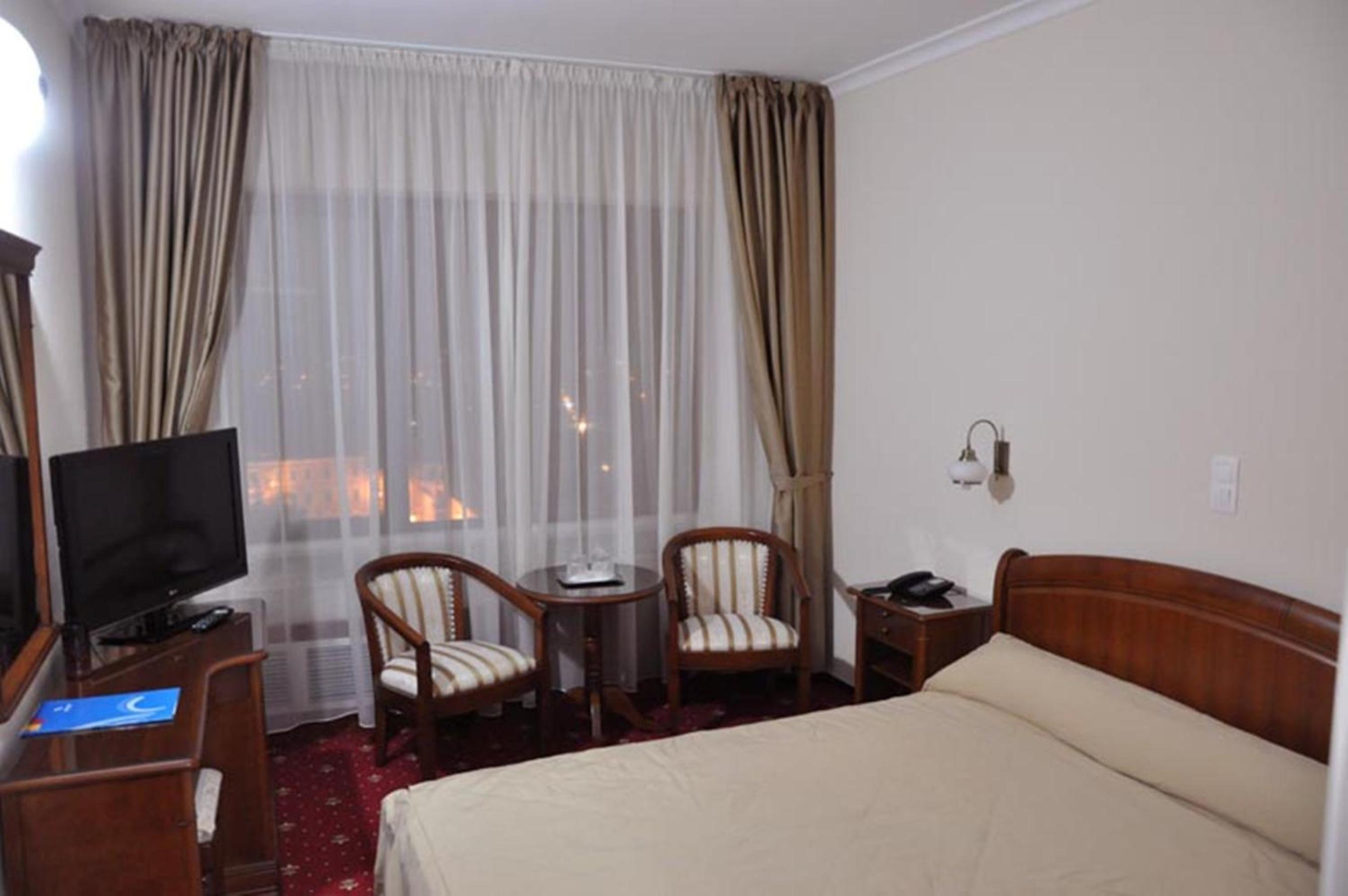 Double Room - Photo 6