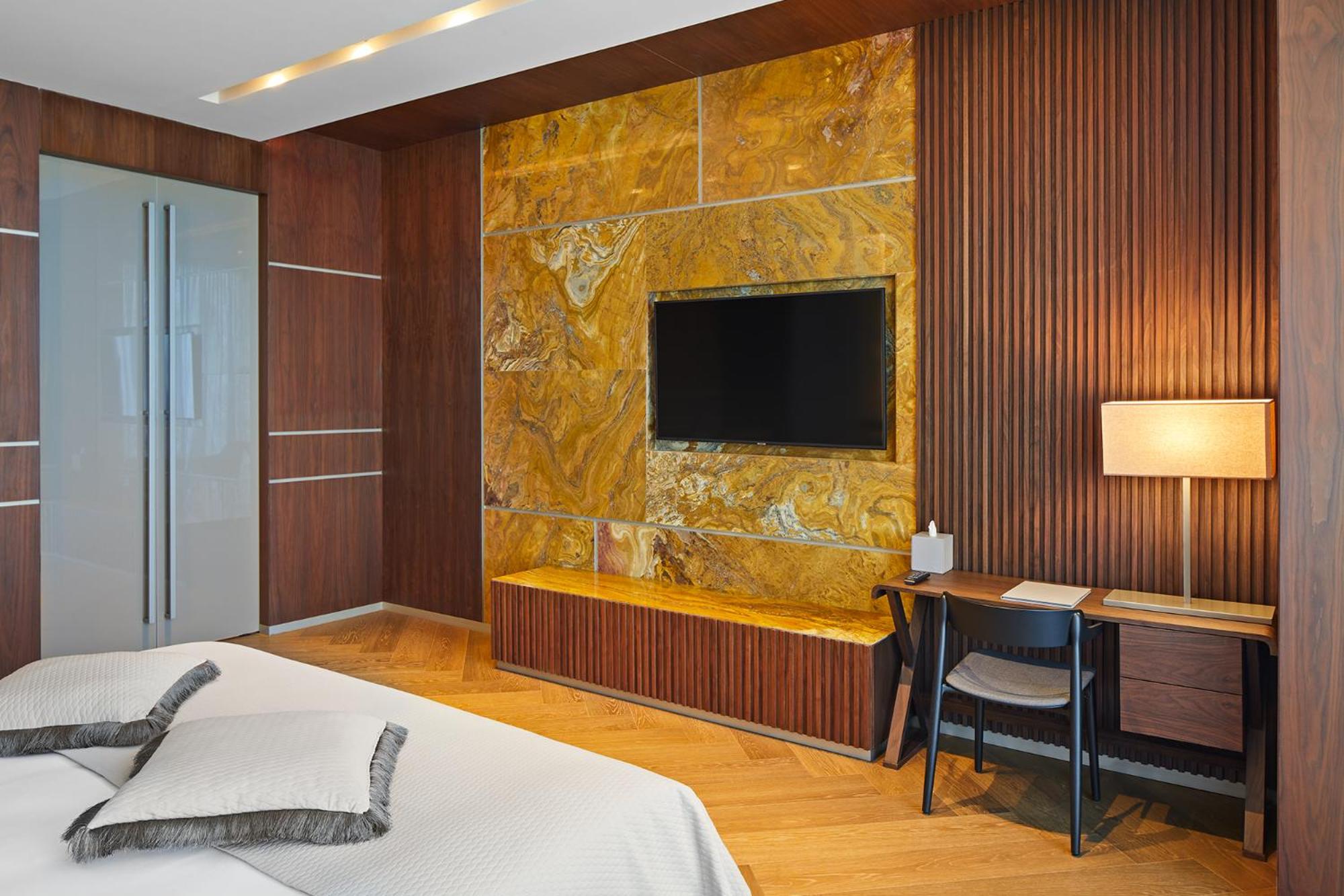 King Suite - Photo 8