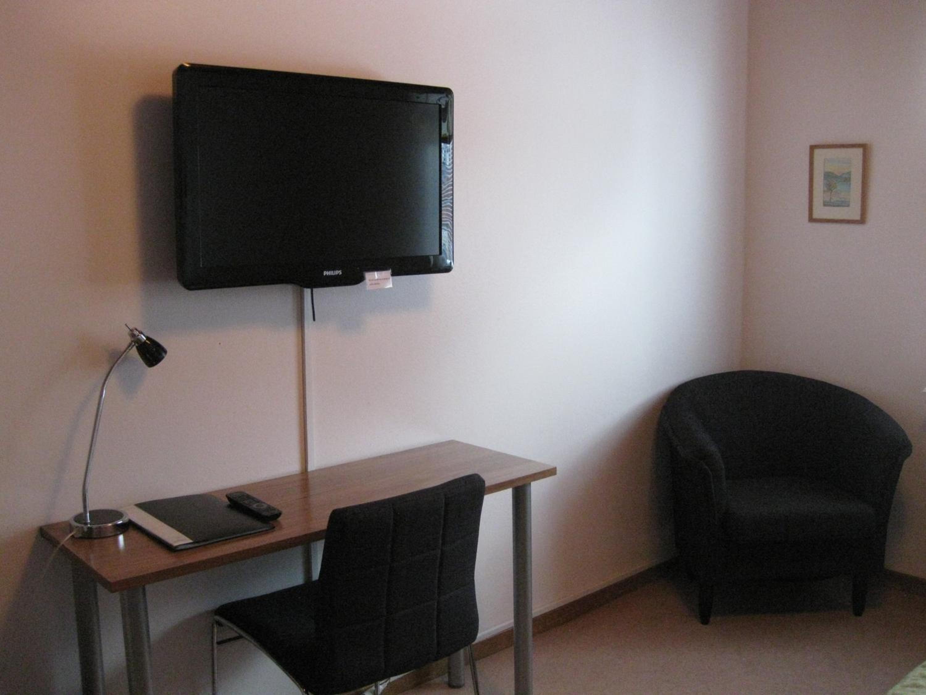 Twin Room - Photo 3