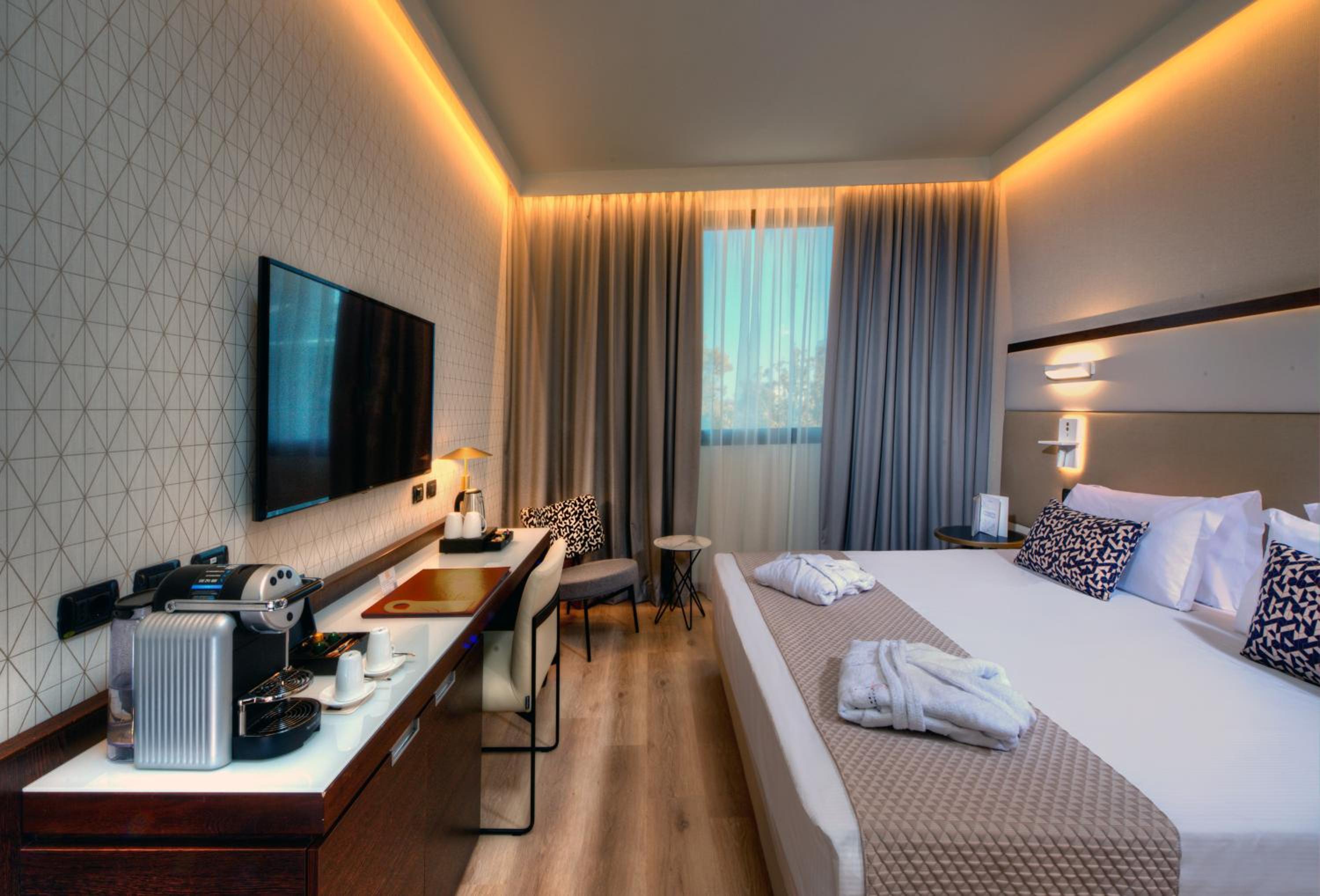 Superior Double Room - Photo 2