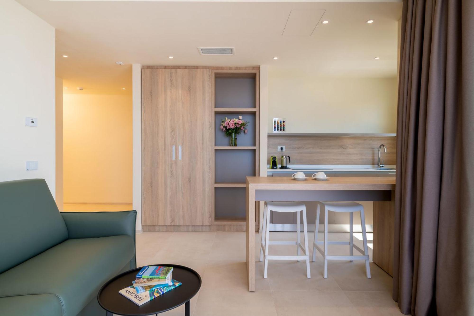 Suite with Sea View and Beach Access - Photo 1