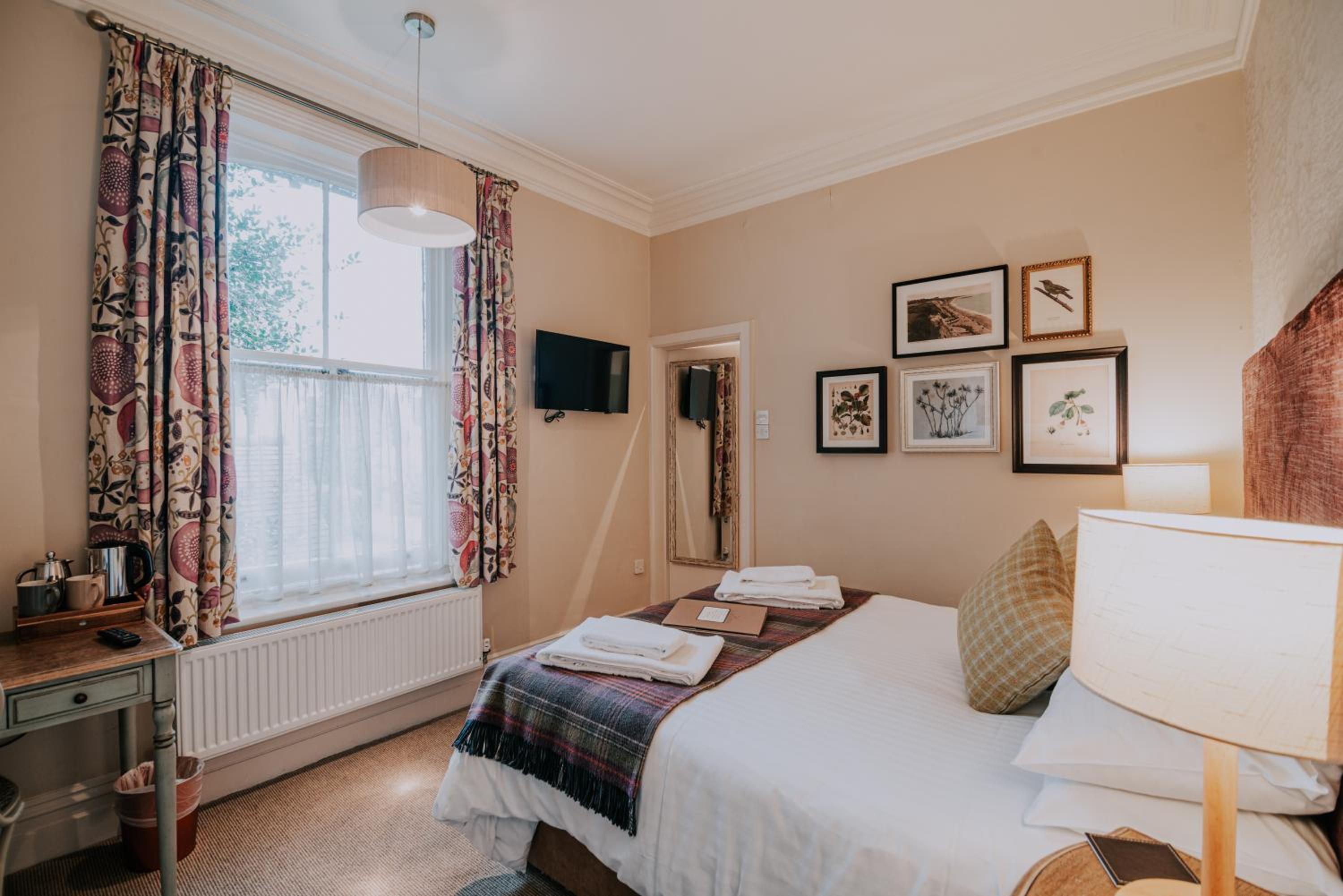 Superior King Room - No Pets Allowed photo 2