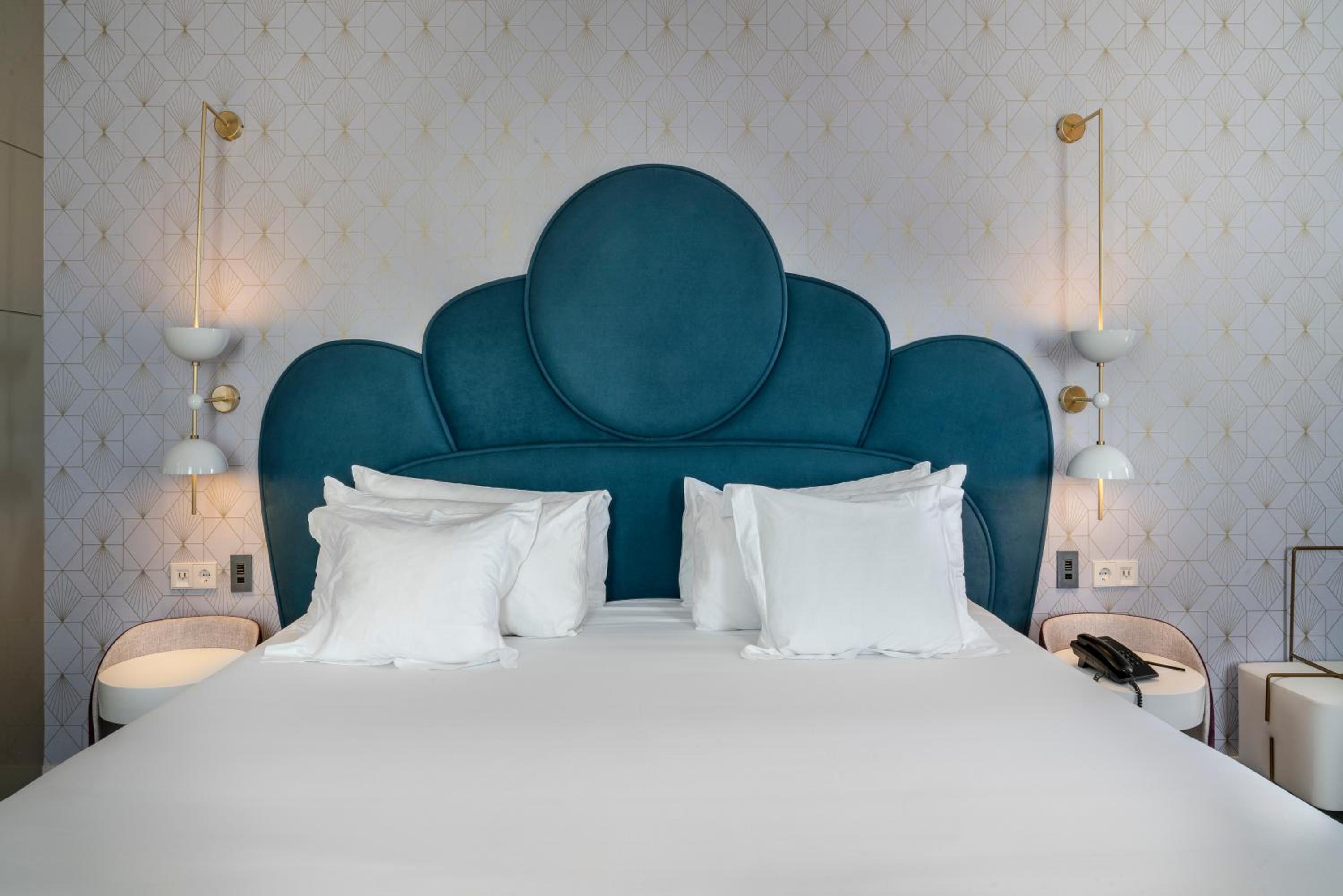 Vincci Room with Gran Via Views