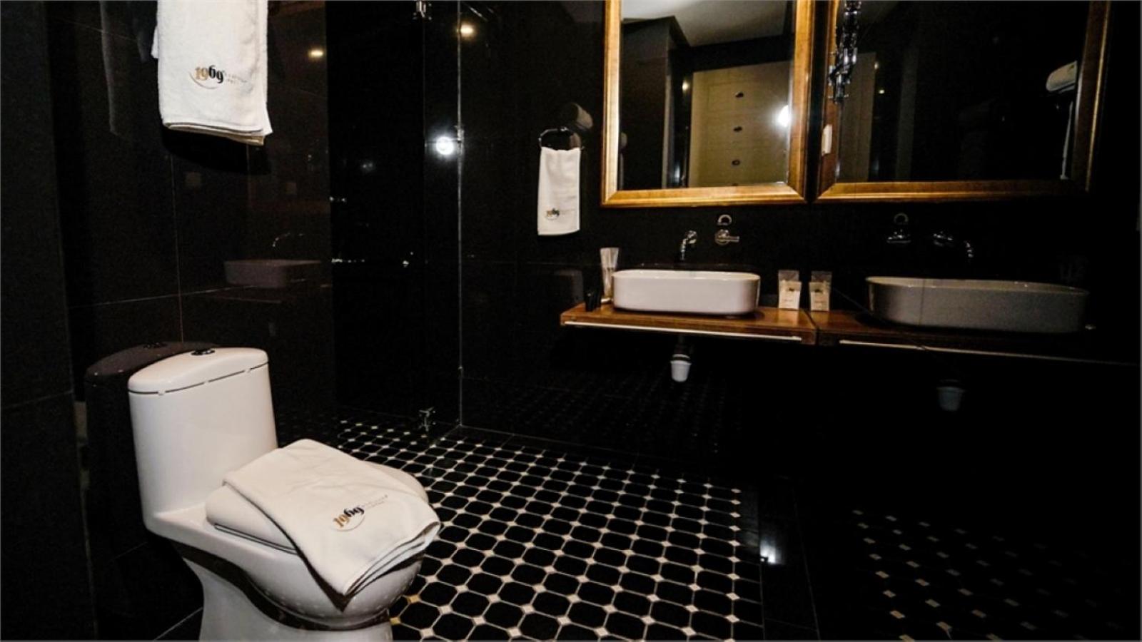 Deluxe Queen Room - Photo 1