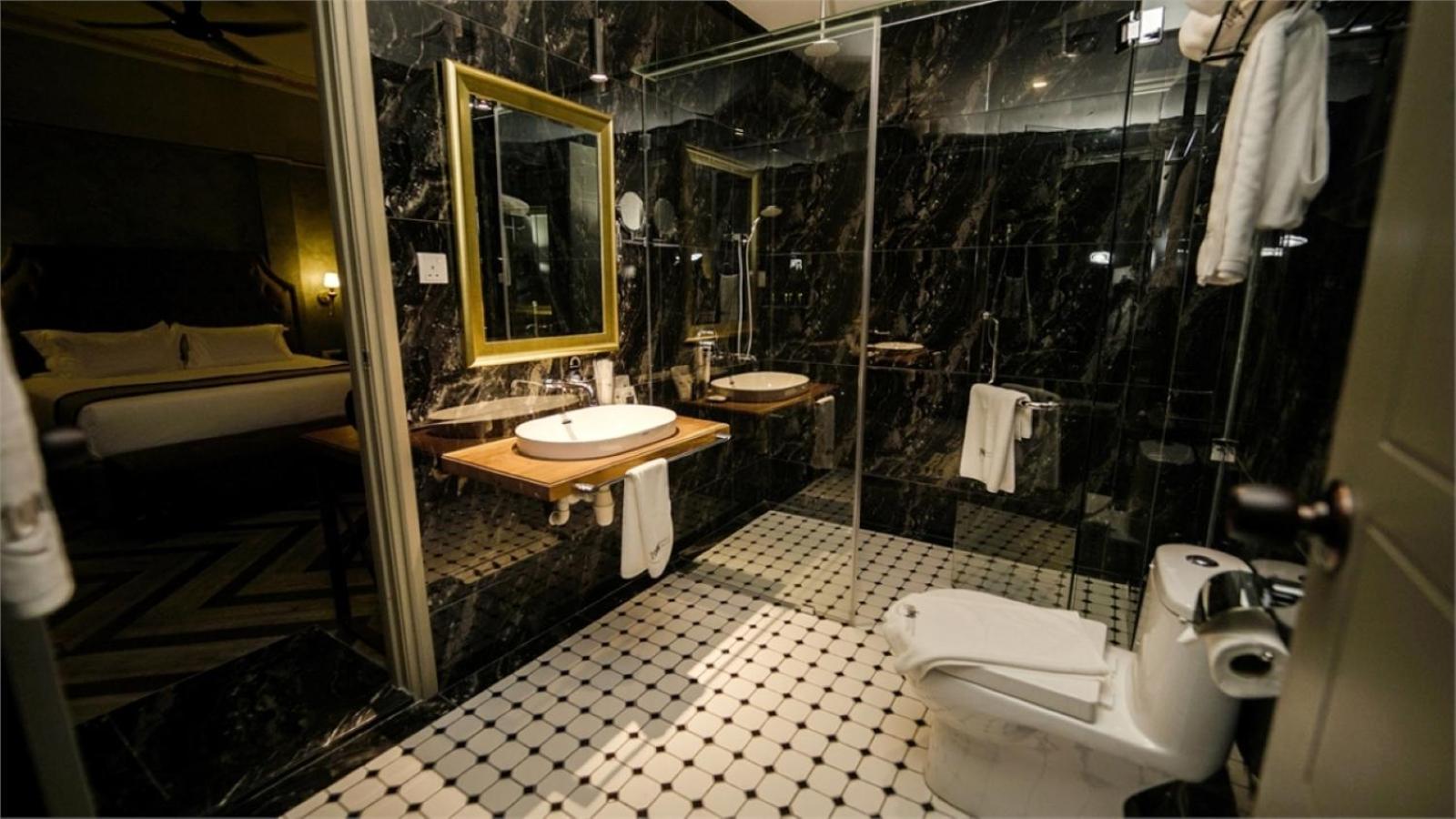 2 Bedroom Family Premier - Photo 2