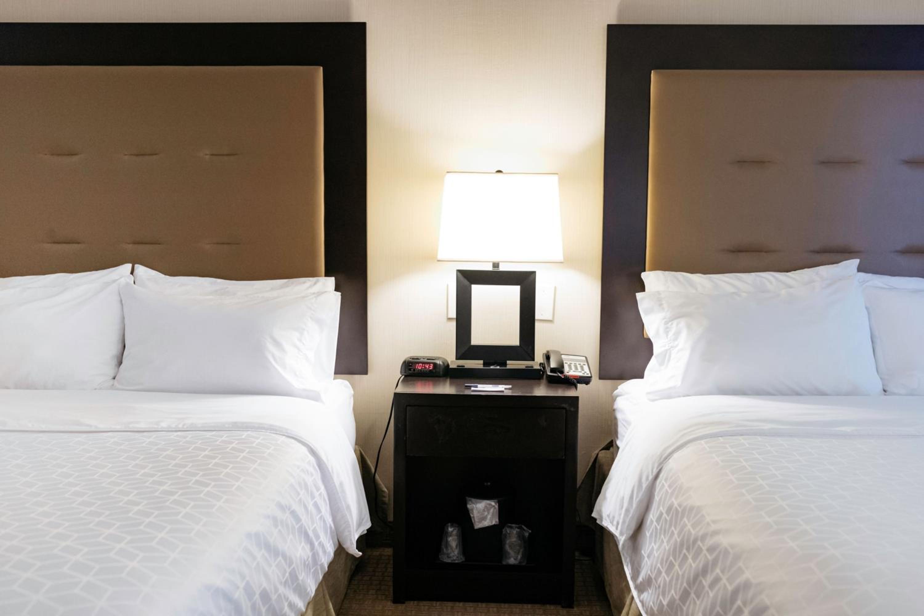 Deluxe Queen Room with Two Queen Beds - Pool View - Photo 2