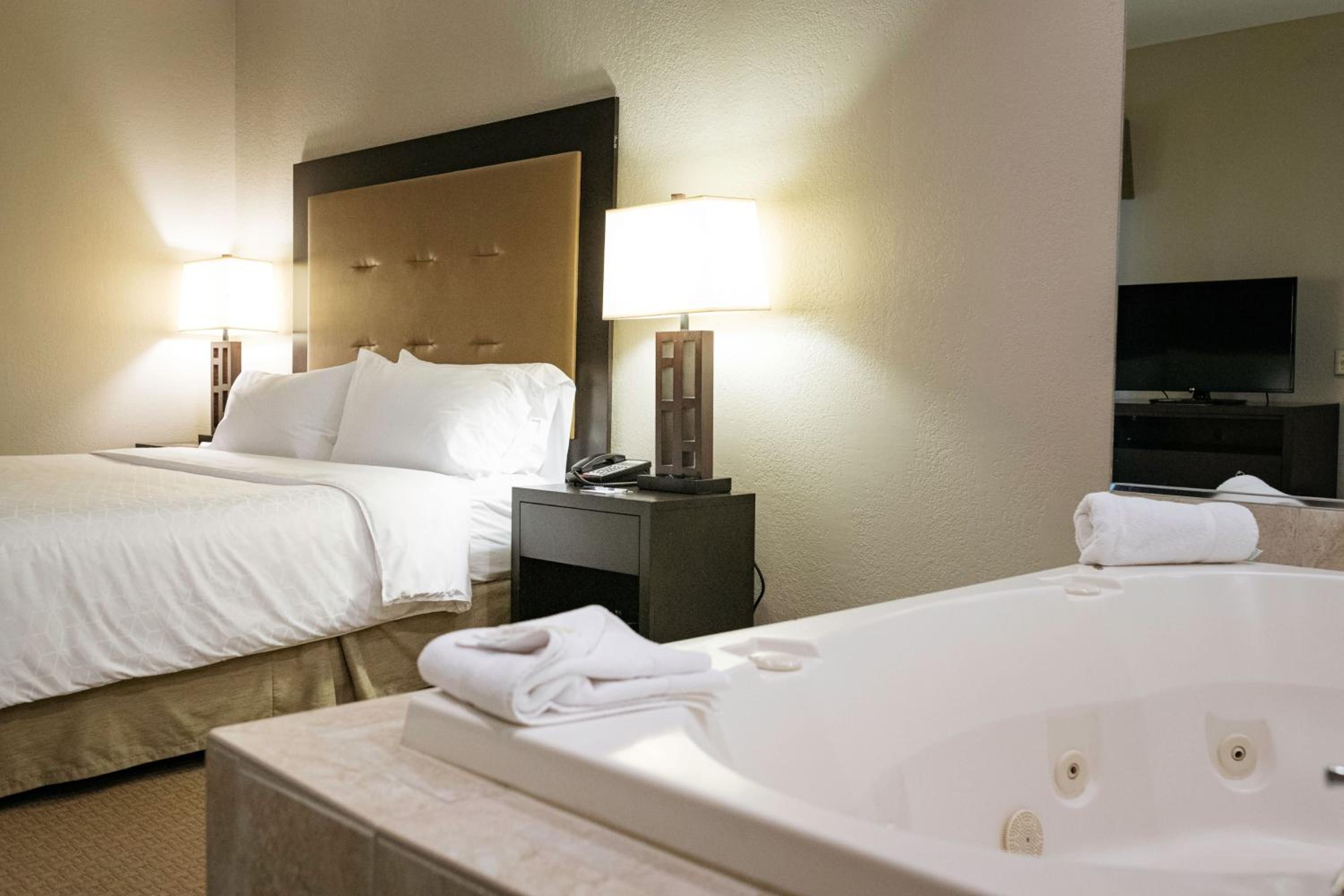 Executive Suite with Spa Bath - Photo 1