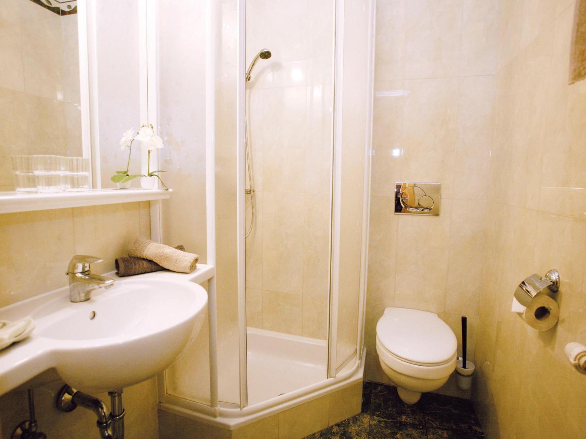 Double Room with Balcony and Lake View photo 2